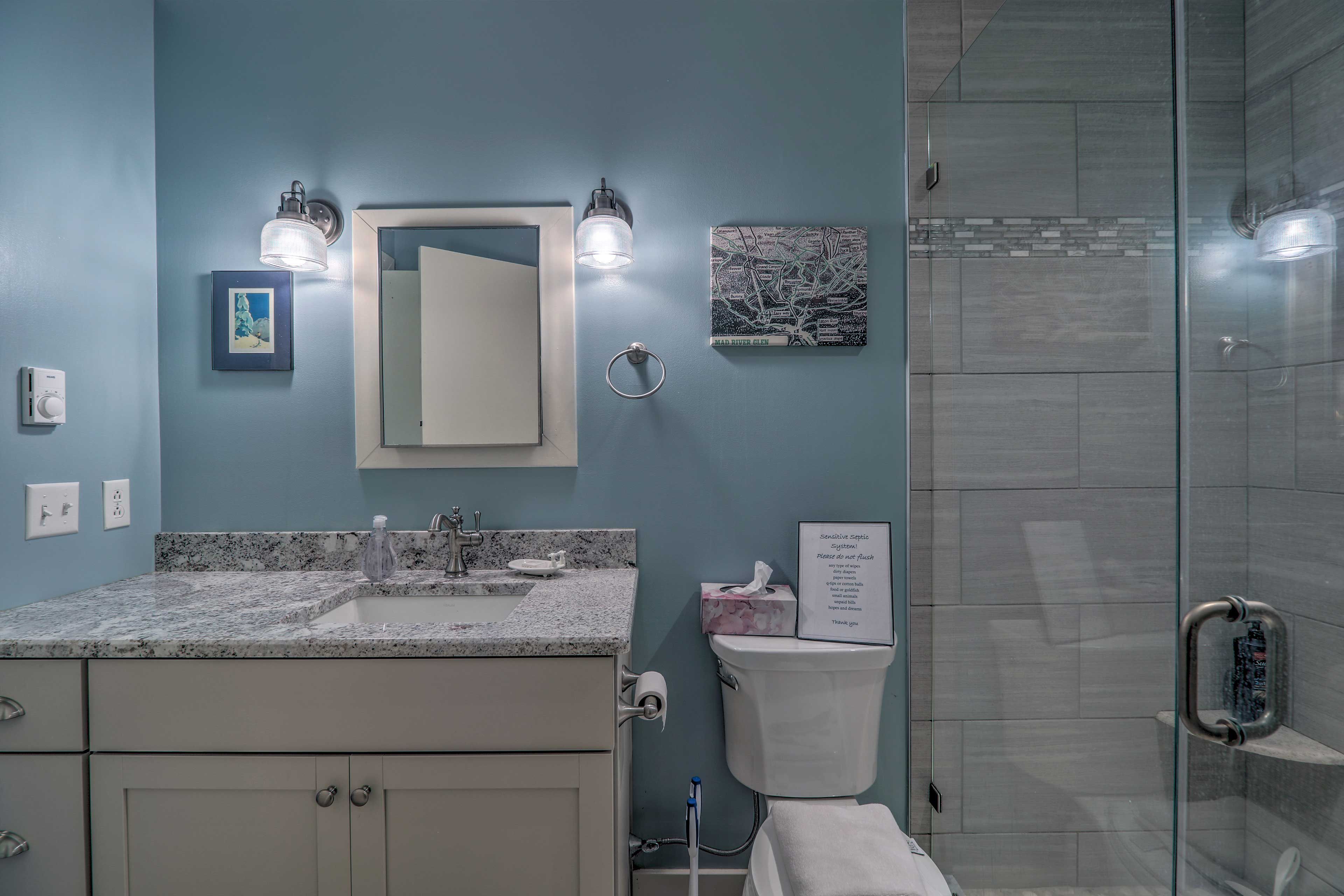 En-Suite Bathroom | Complimentary Toiletries
