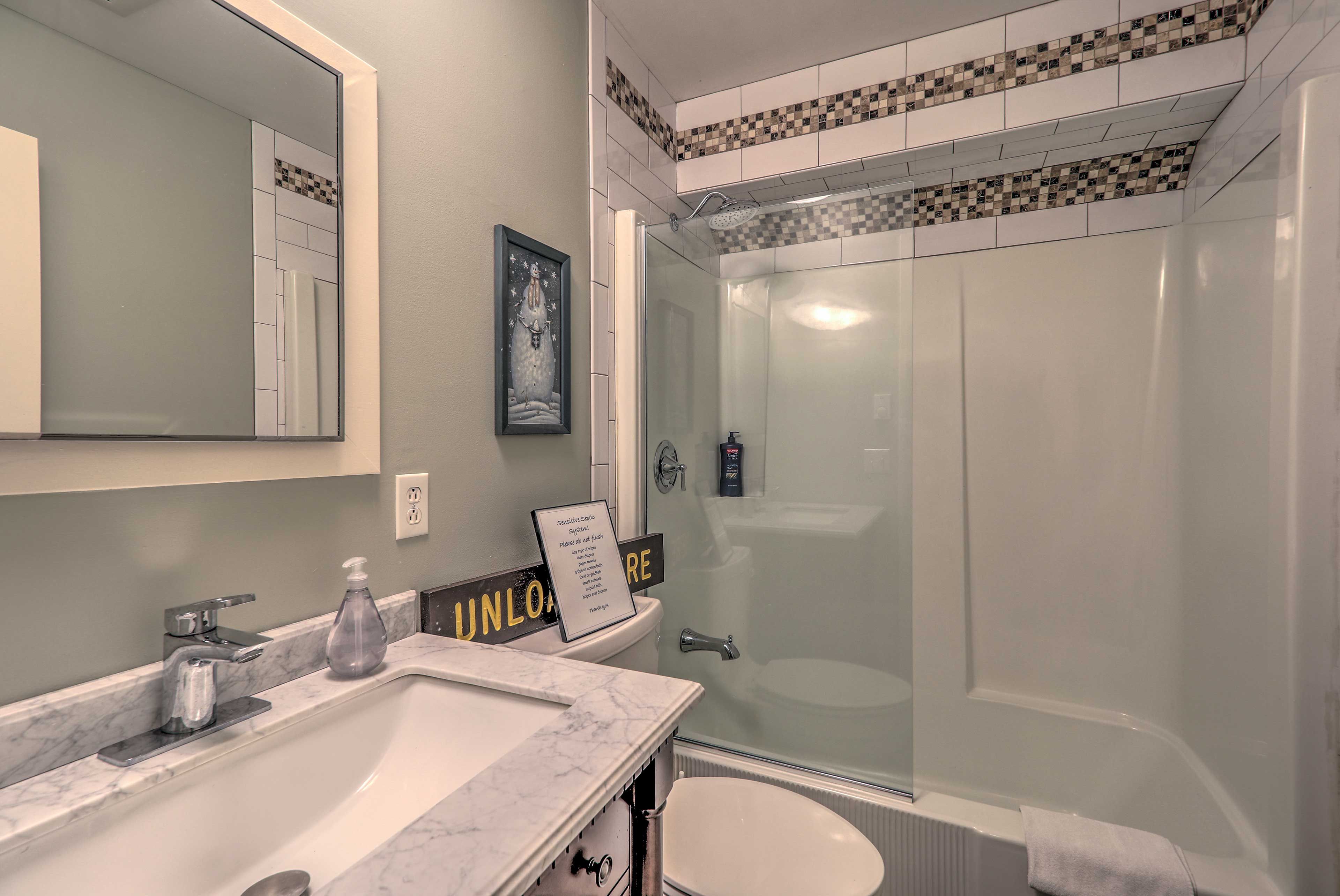 Bathroom | 2nd Floor | Towels Provided