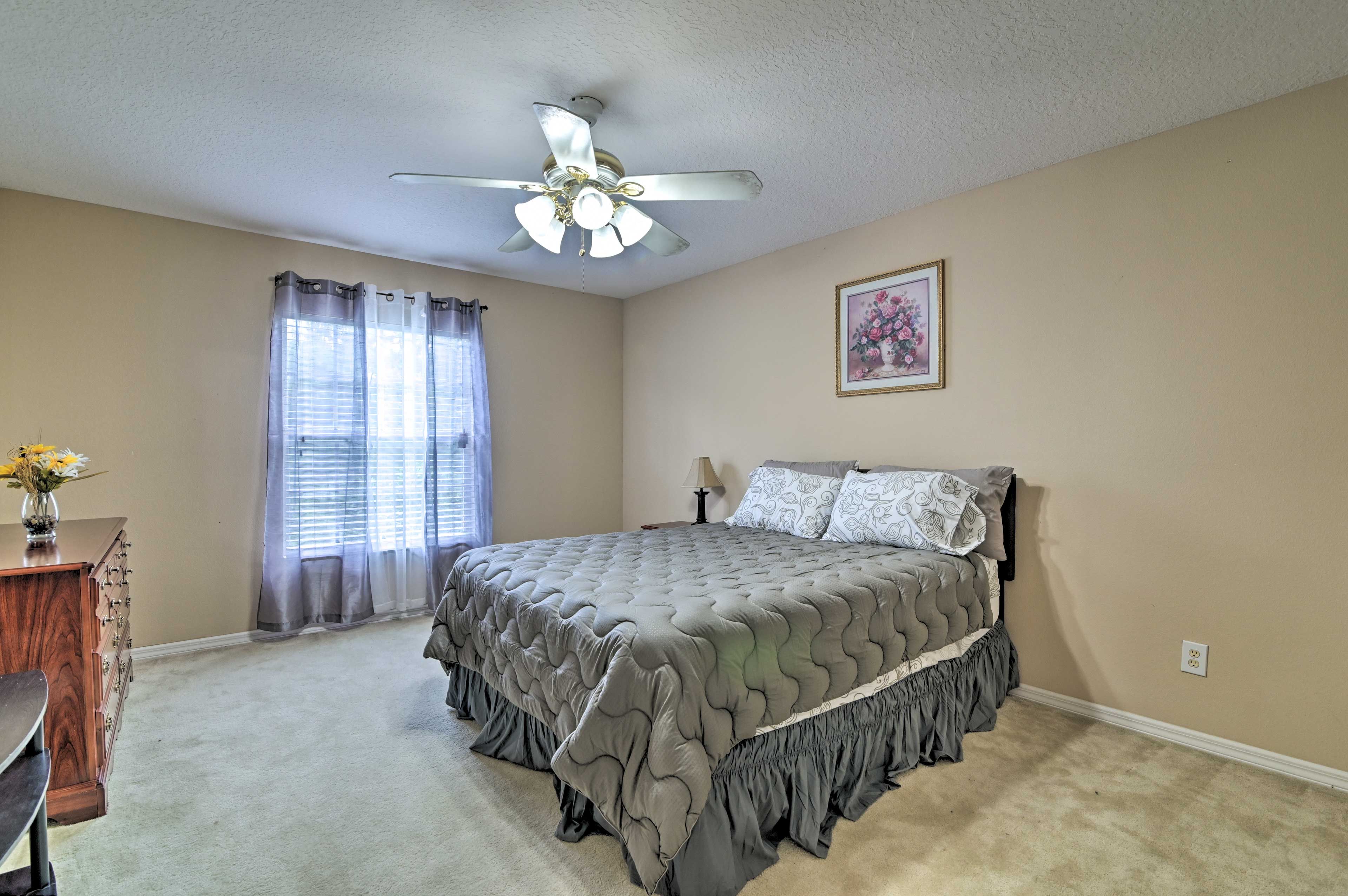 Bedroom 5 | Queen Bed