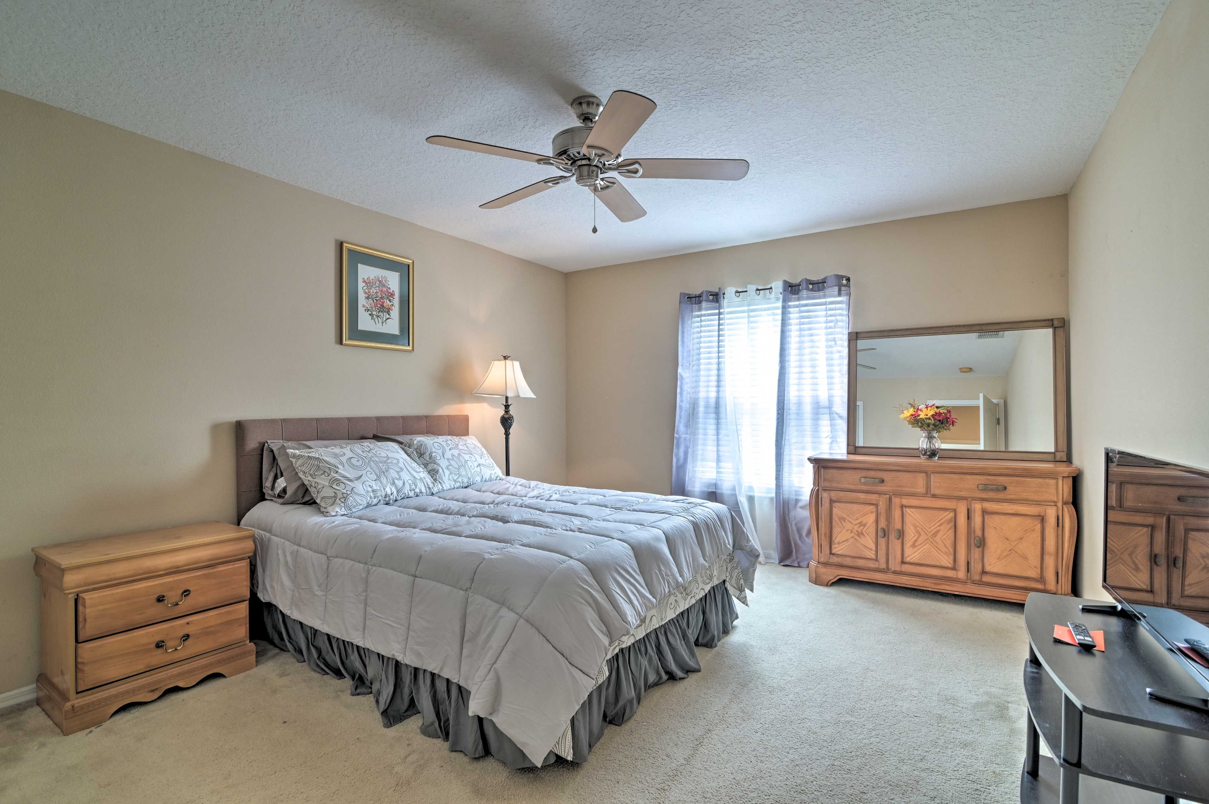 Bedroom 3 | Queen Bed