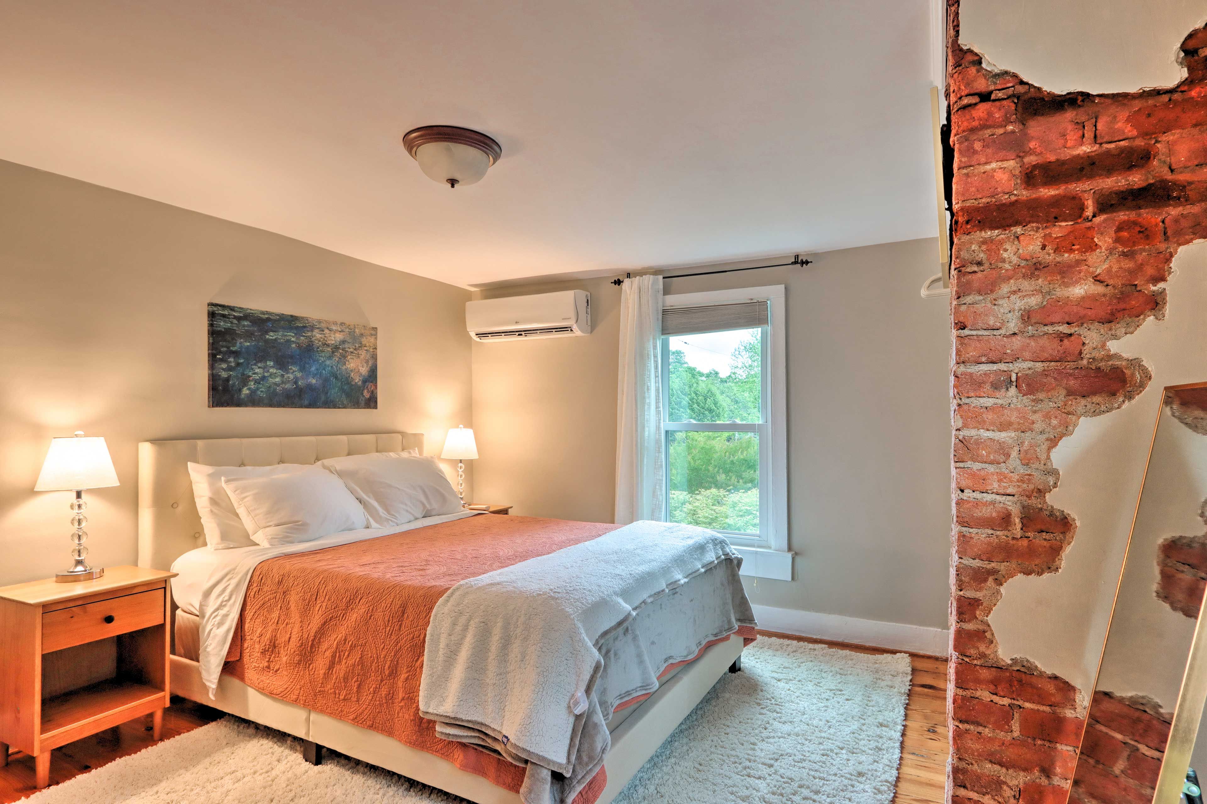Bedroom 1 | Queen Bed | 2nd Floor
