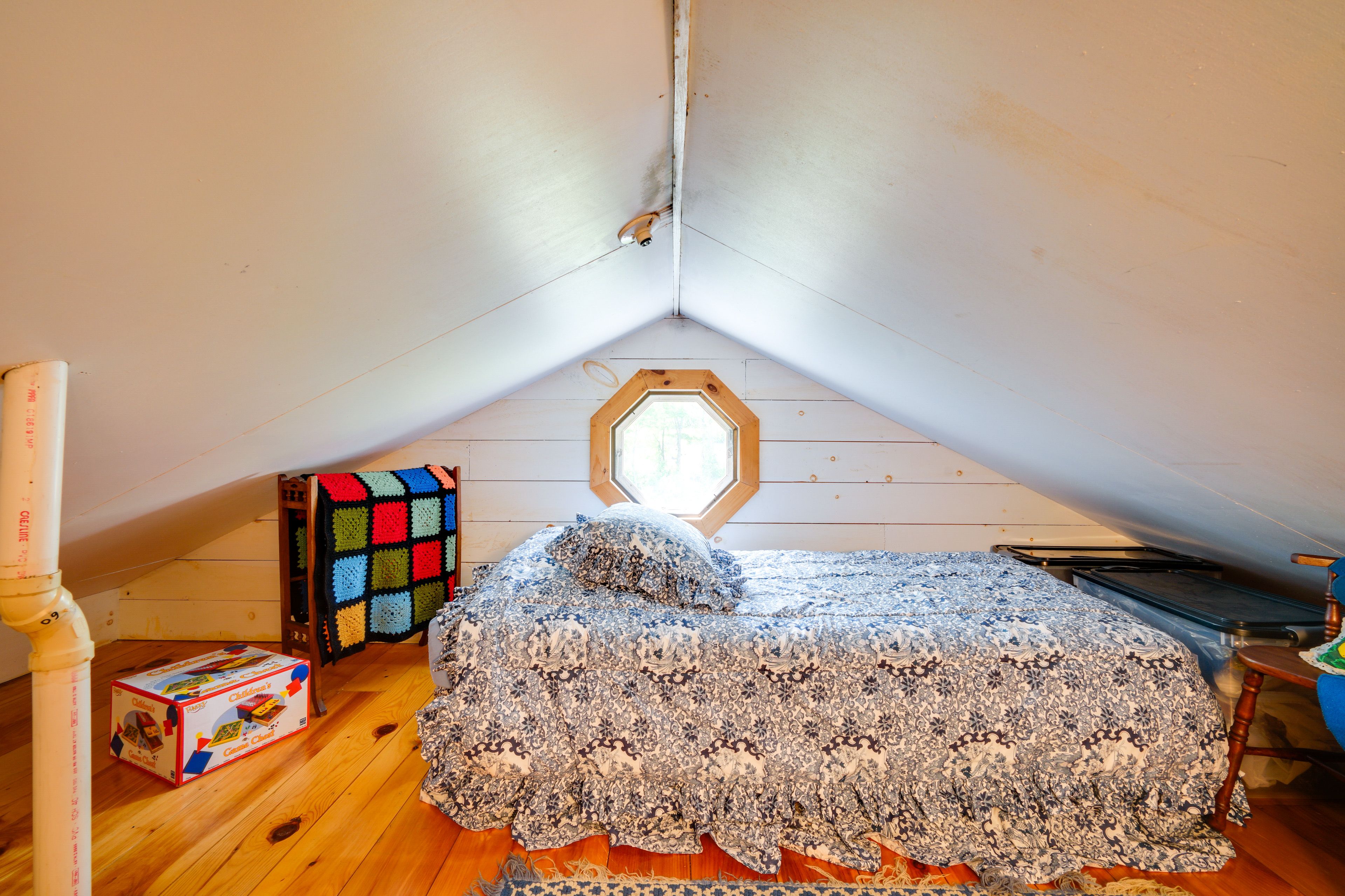 Bedroom 4 | Twin Bed | 2nd Floor
