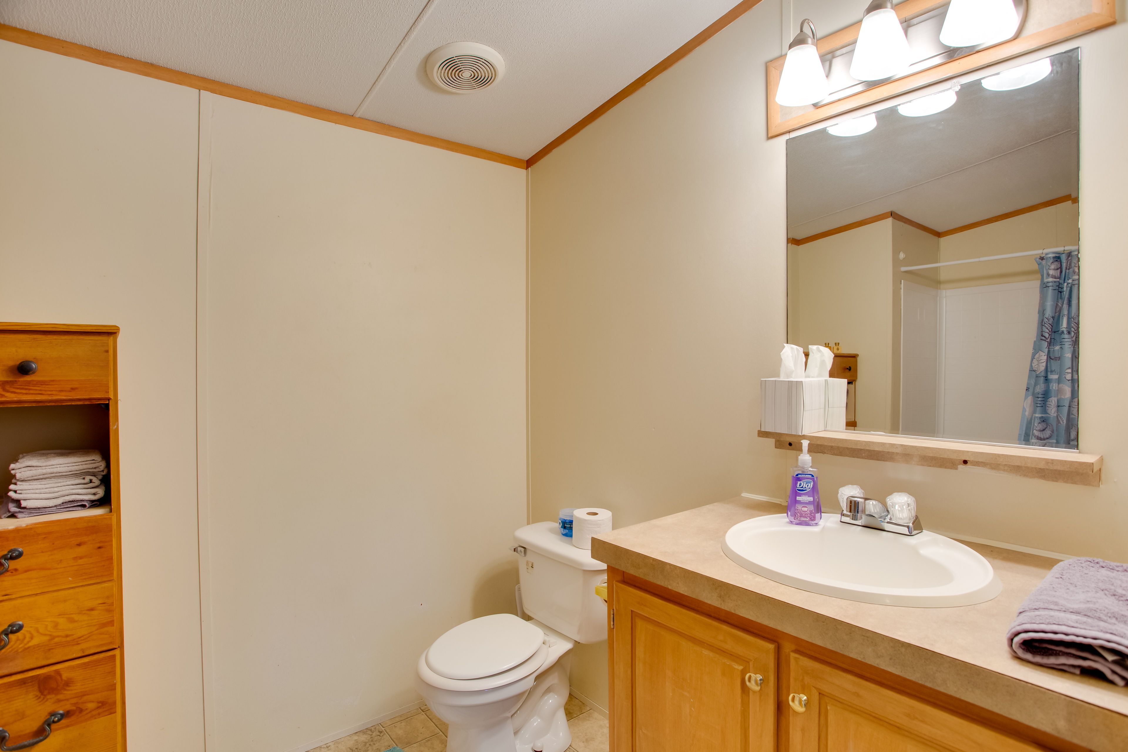 Bathroom | Towels/Linens Provided