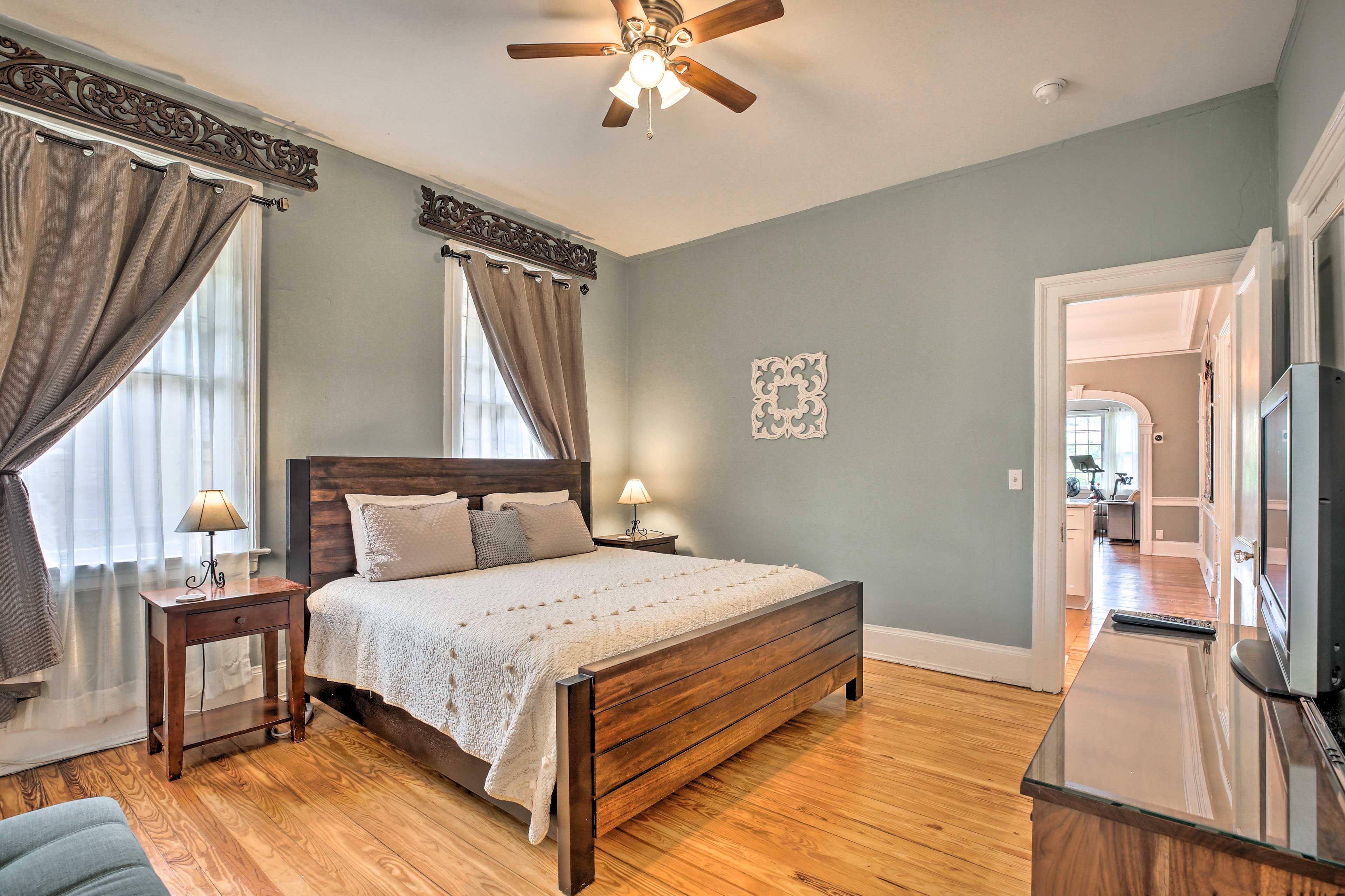 Bedroom | Linens Provided