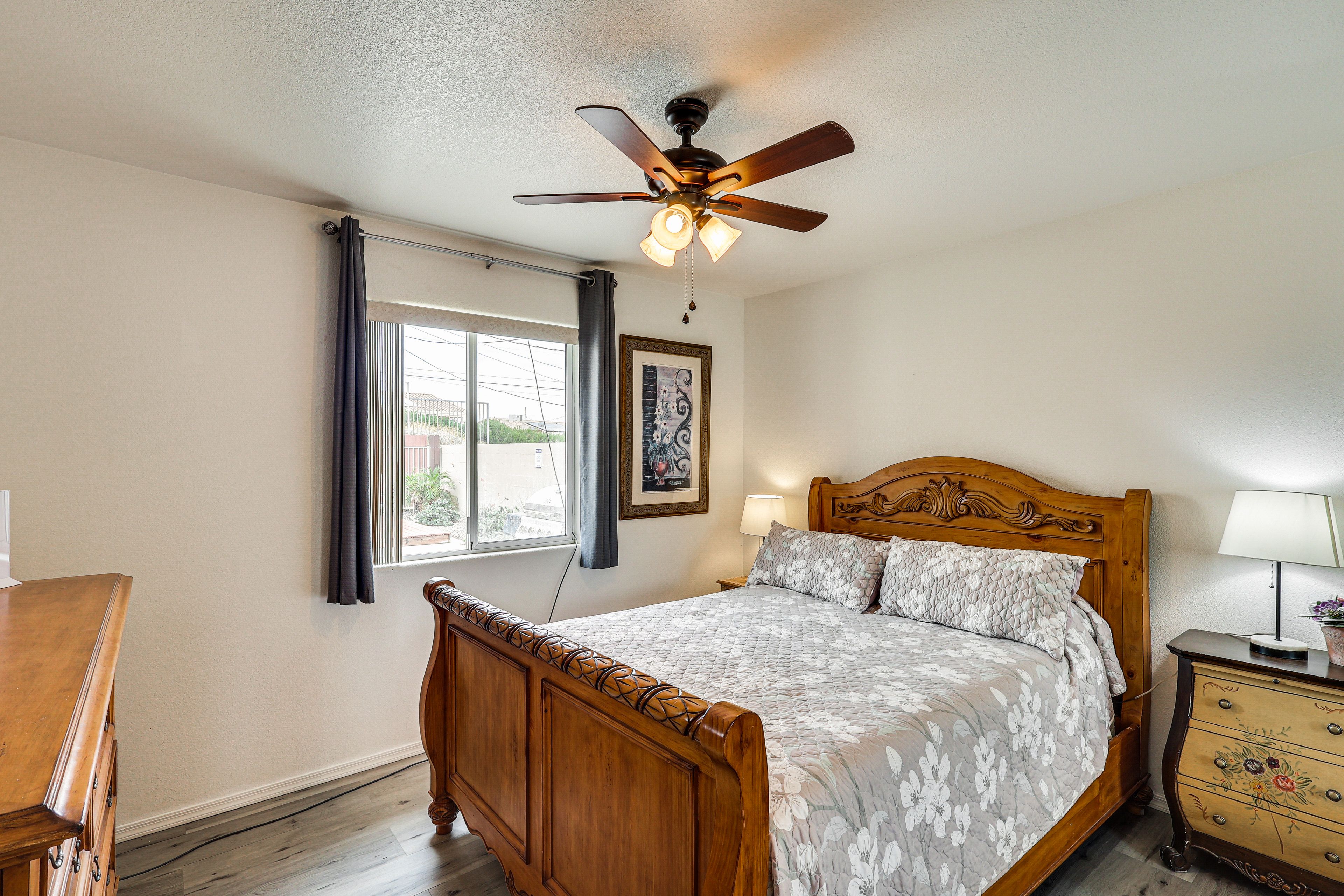 Bedroom 2 | Queen Bed