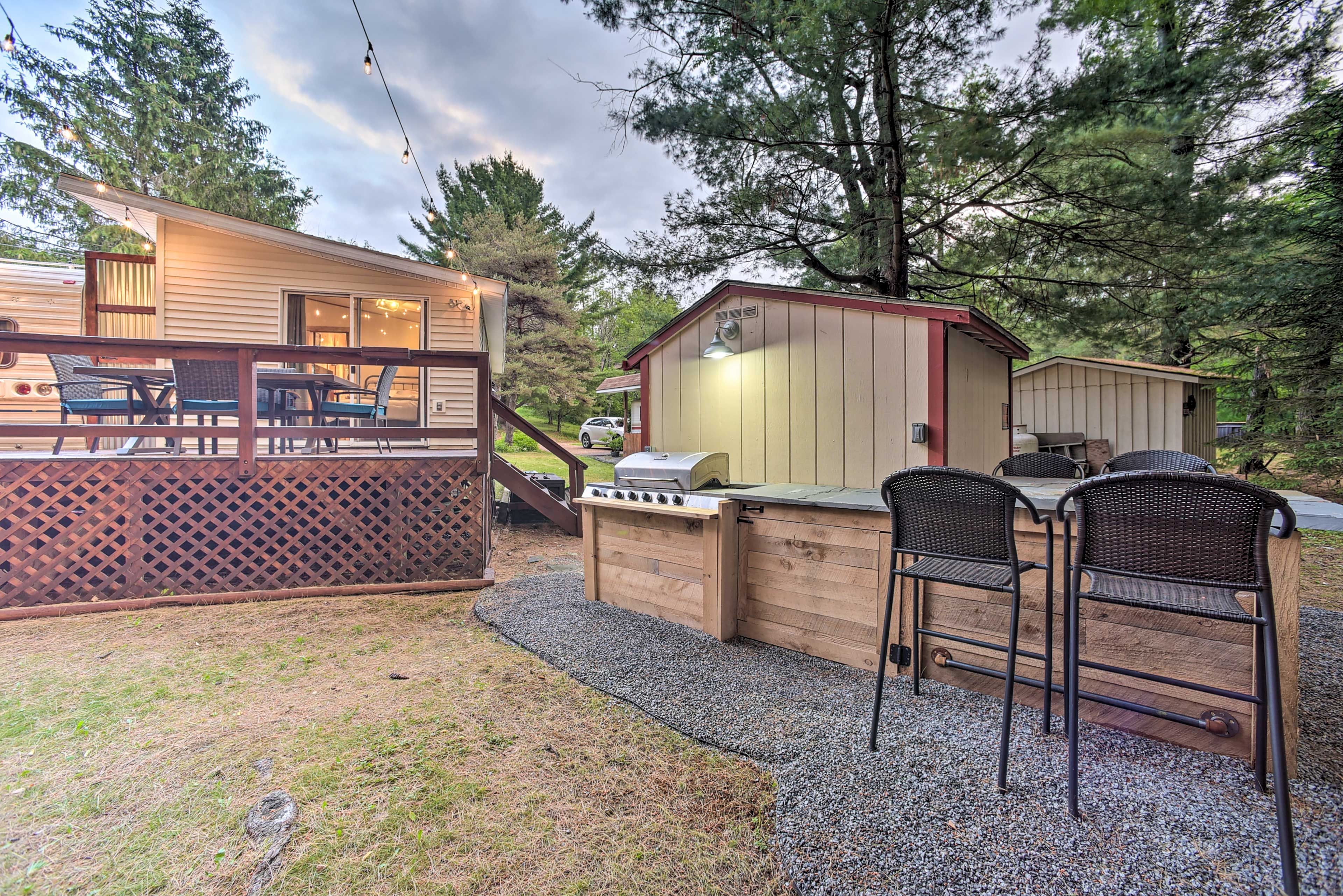Outdoor Kitchen + Wet Bar | Gas Grill