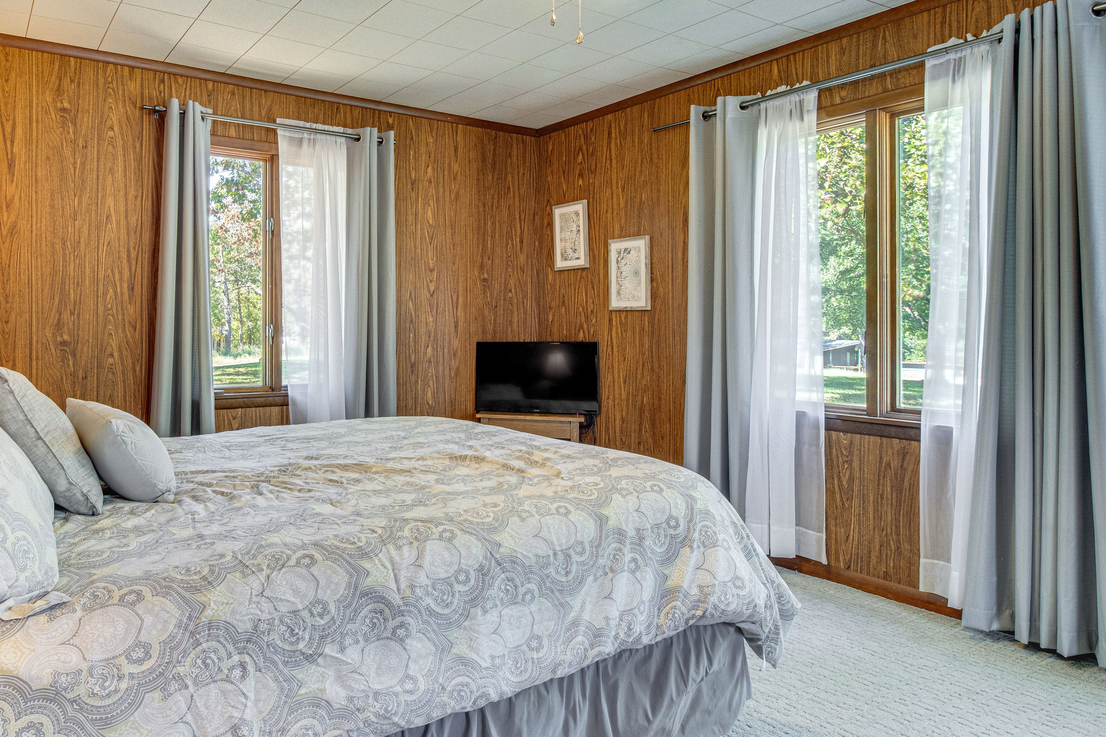 Bedroom 2 | Queen Bed | Linens Provided