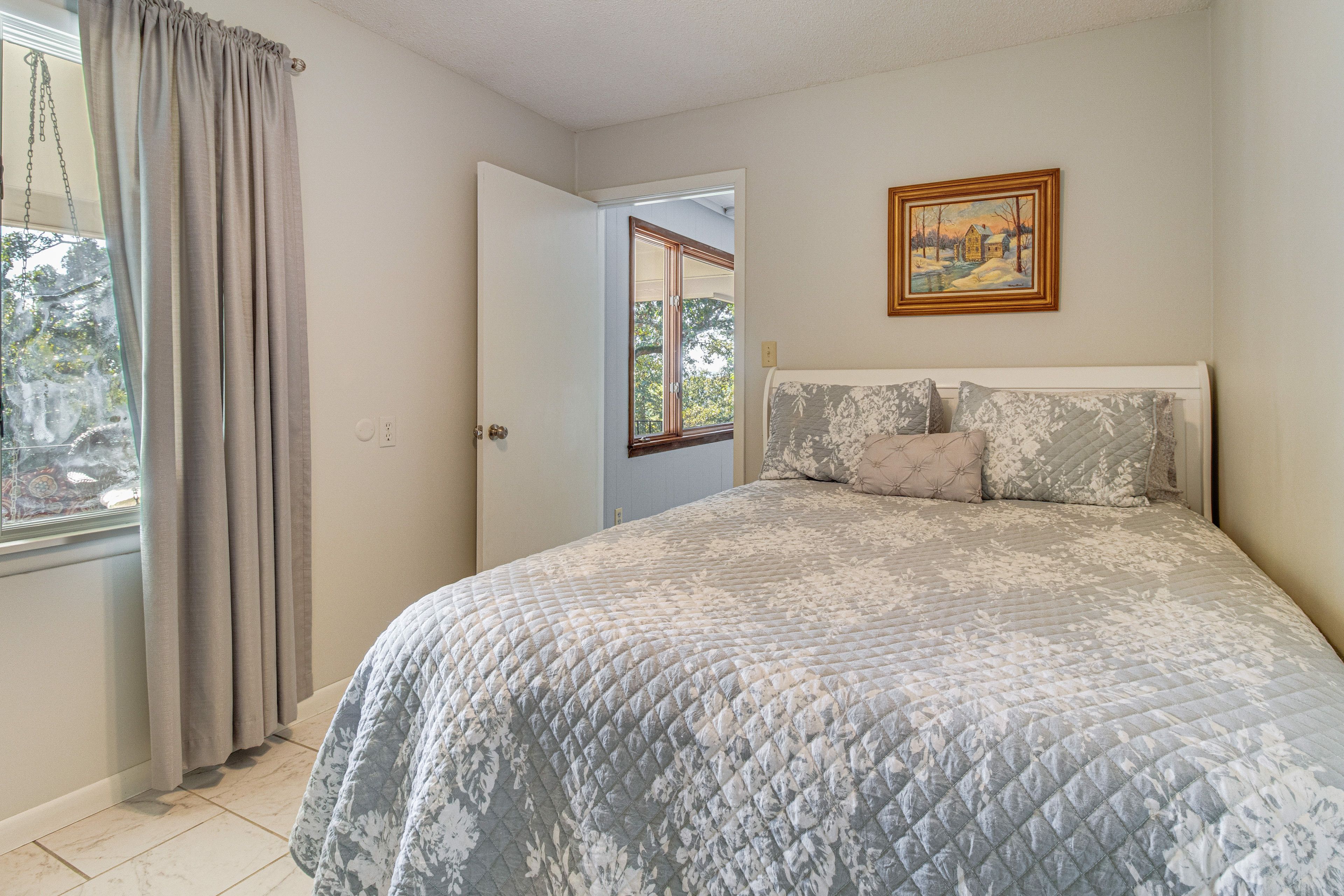 Bedroom 3 | Queen Bed