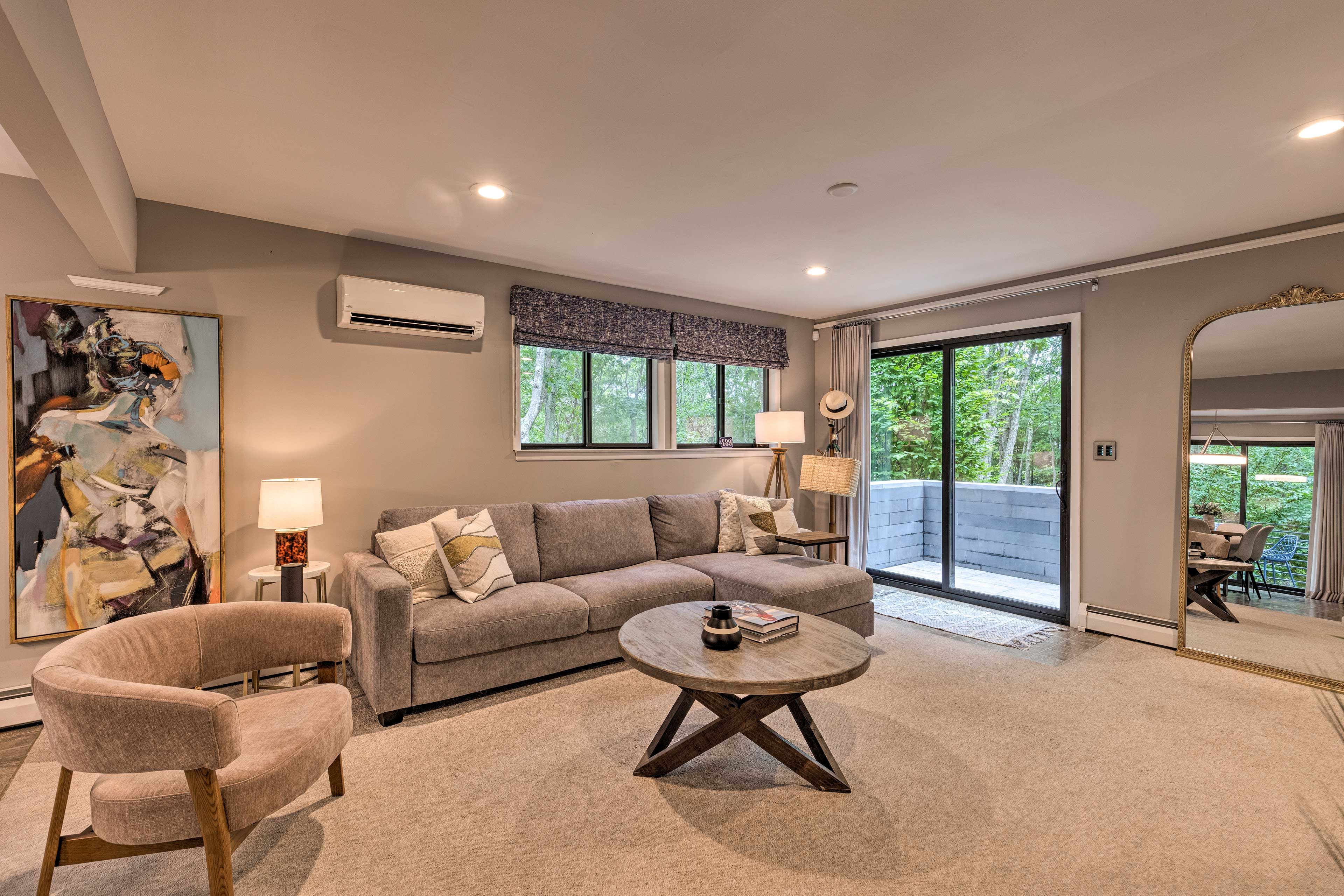Living Room | Free WiFI