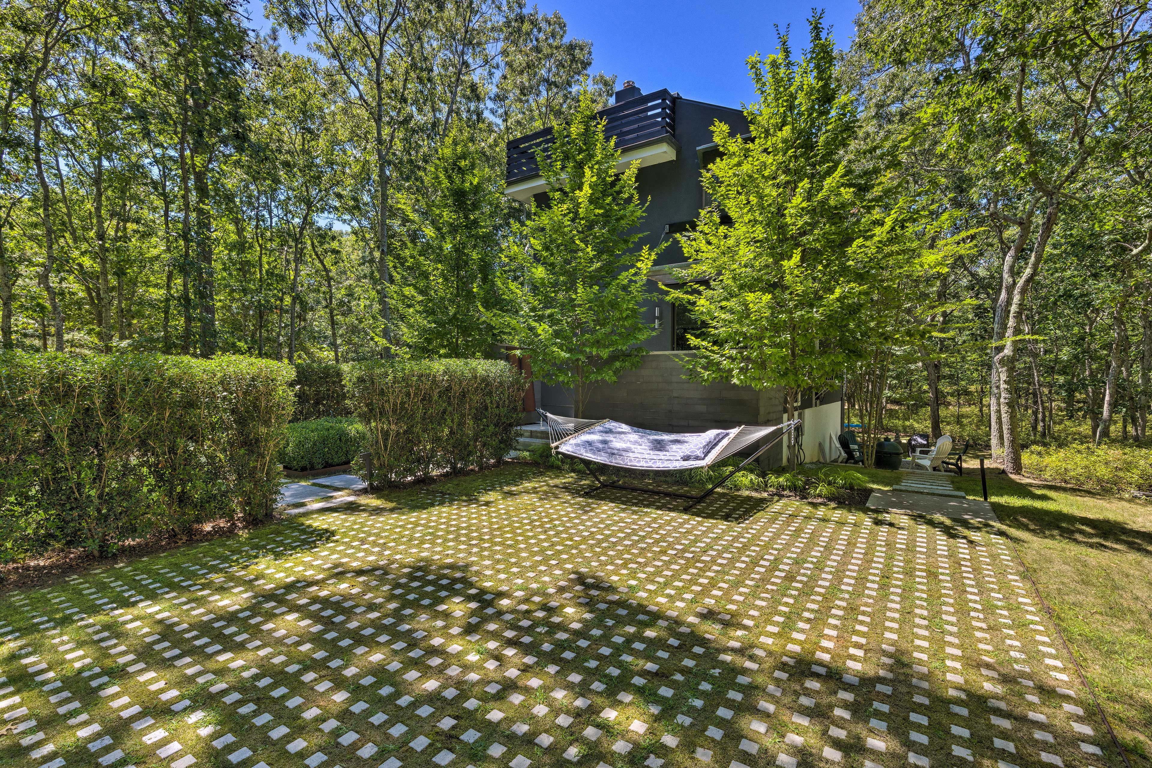 Home Exterior | Outdoor Dining Area | Gas Grill
