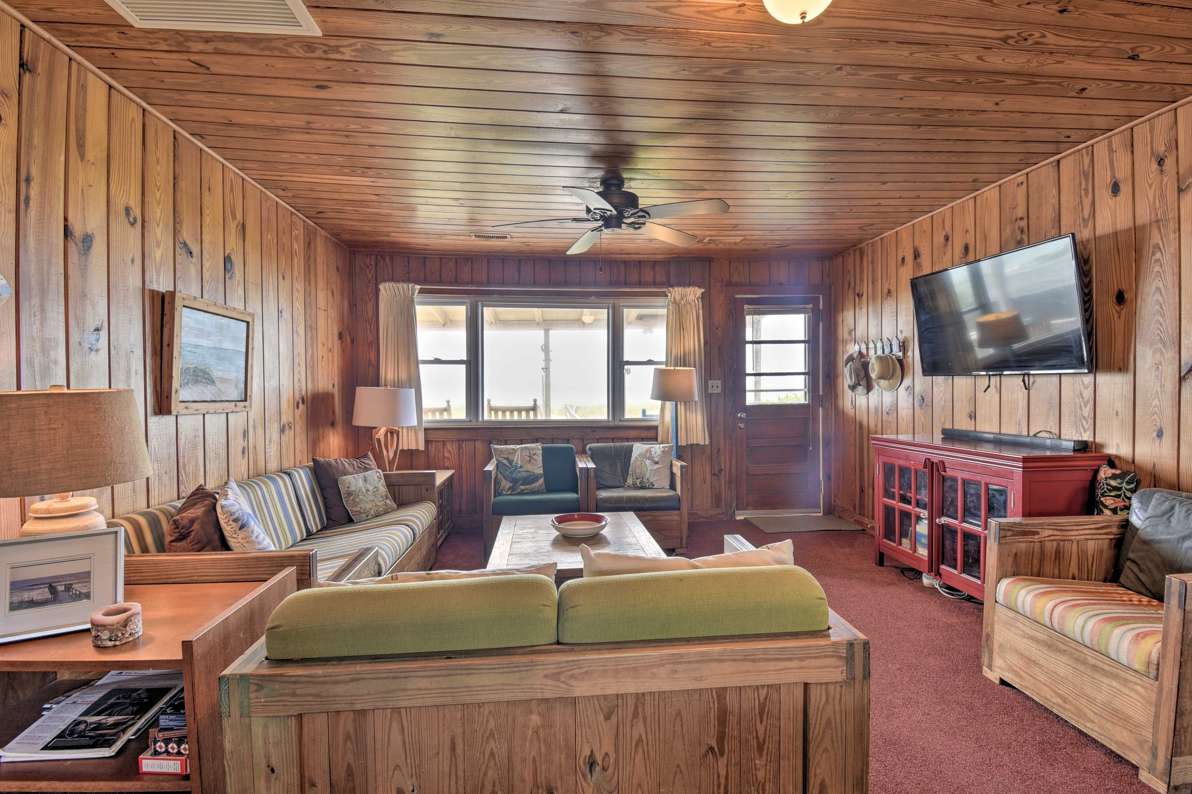 Living Room | Free WiFi