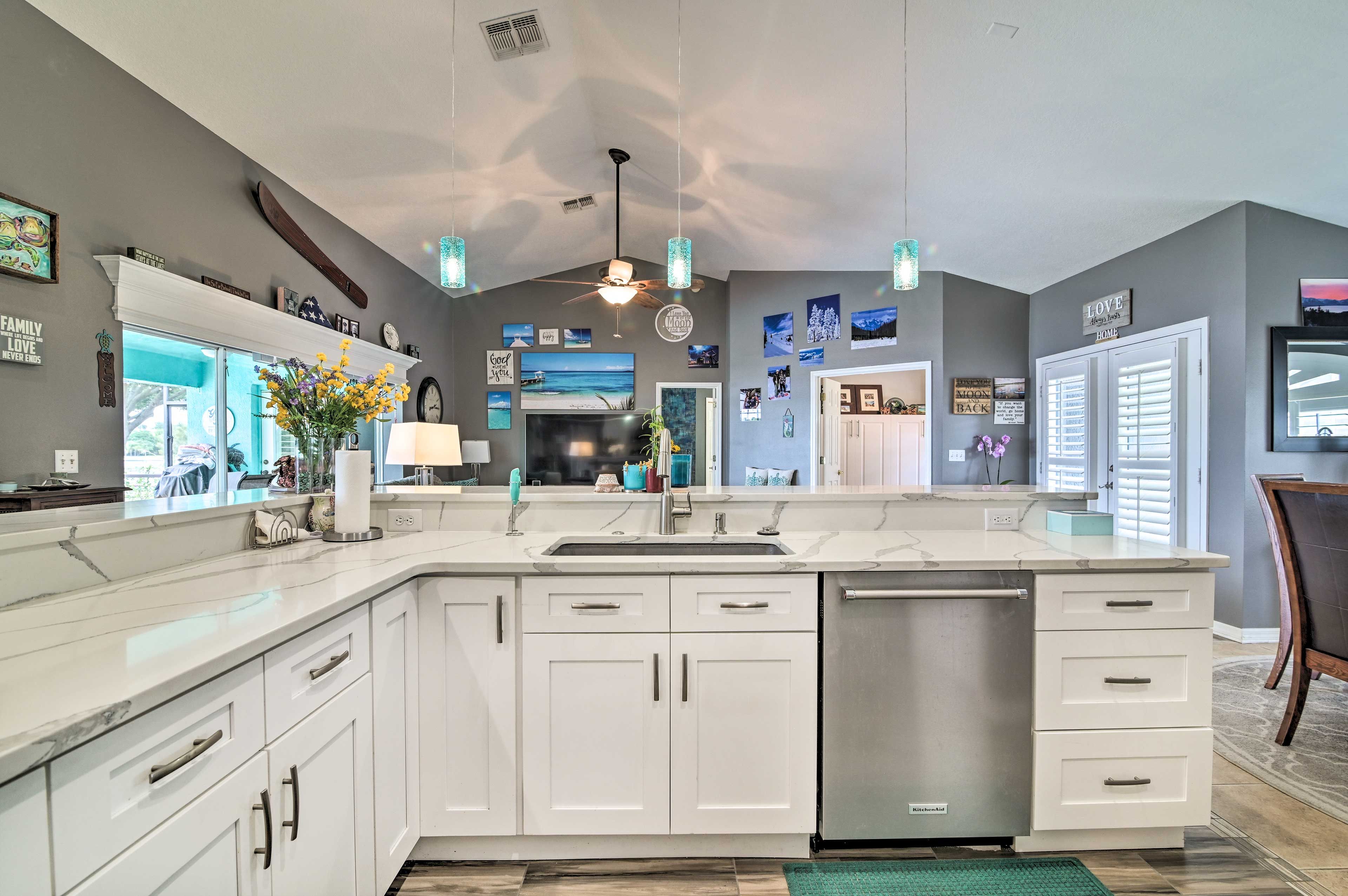 Fully Equipped Kitchen | Breakfast Bar w/ seating for 4