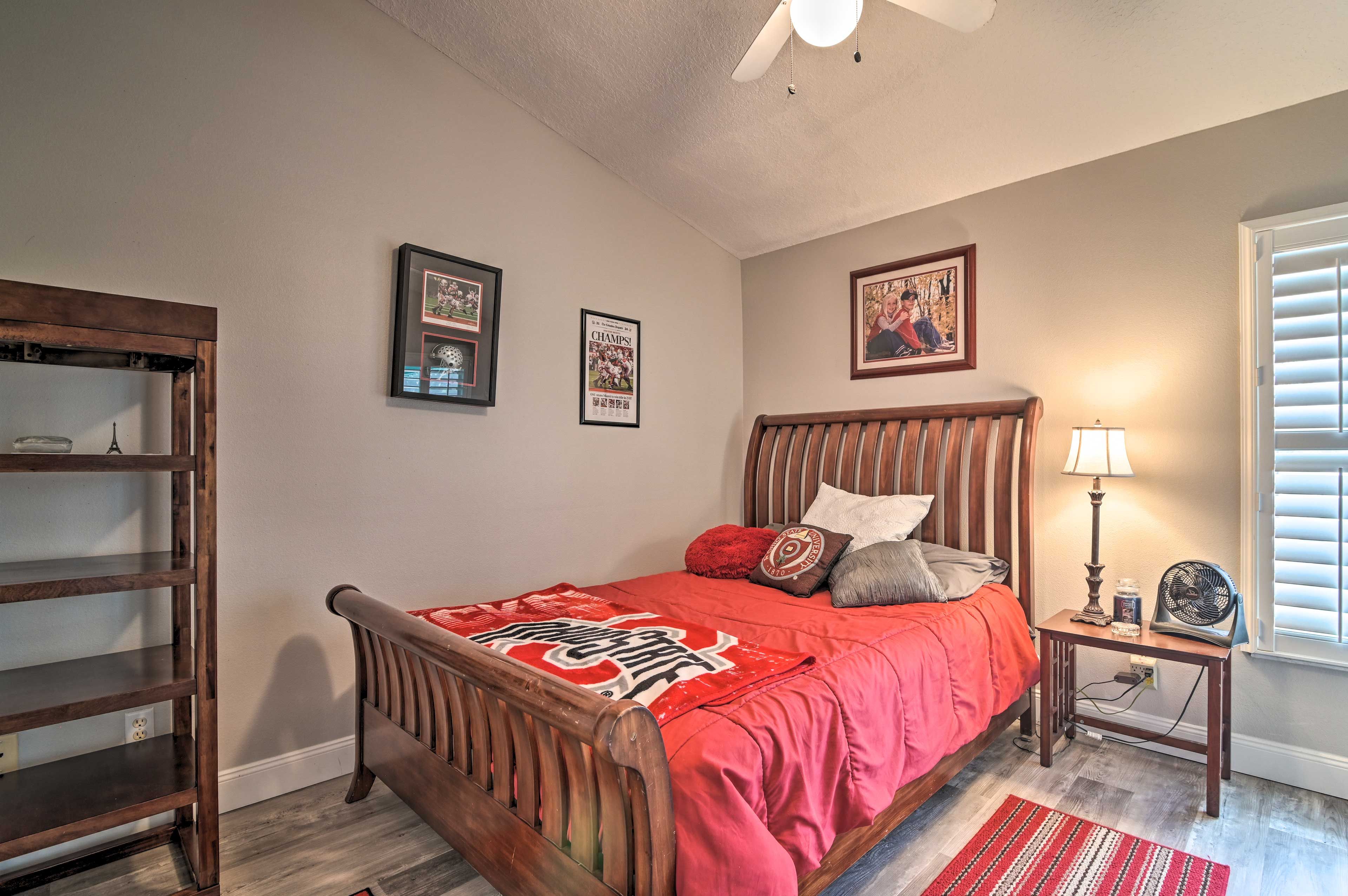 Bedroom 3 | Queen Bed