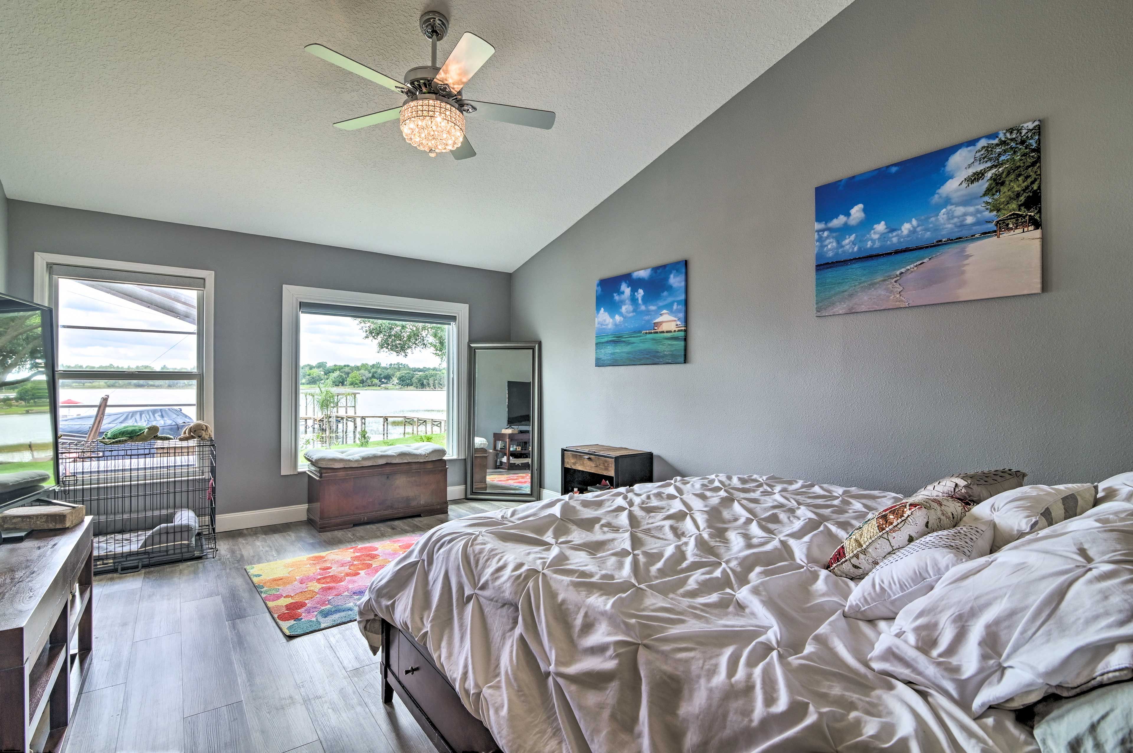 Bedroom 1 | King Bed | Kennel