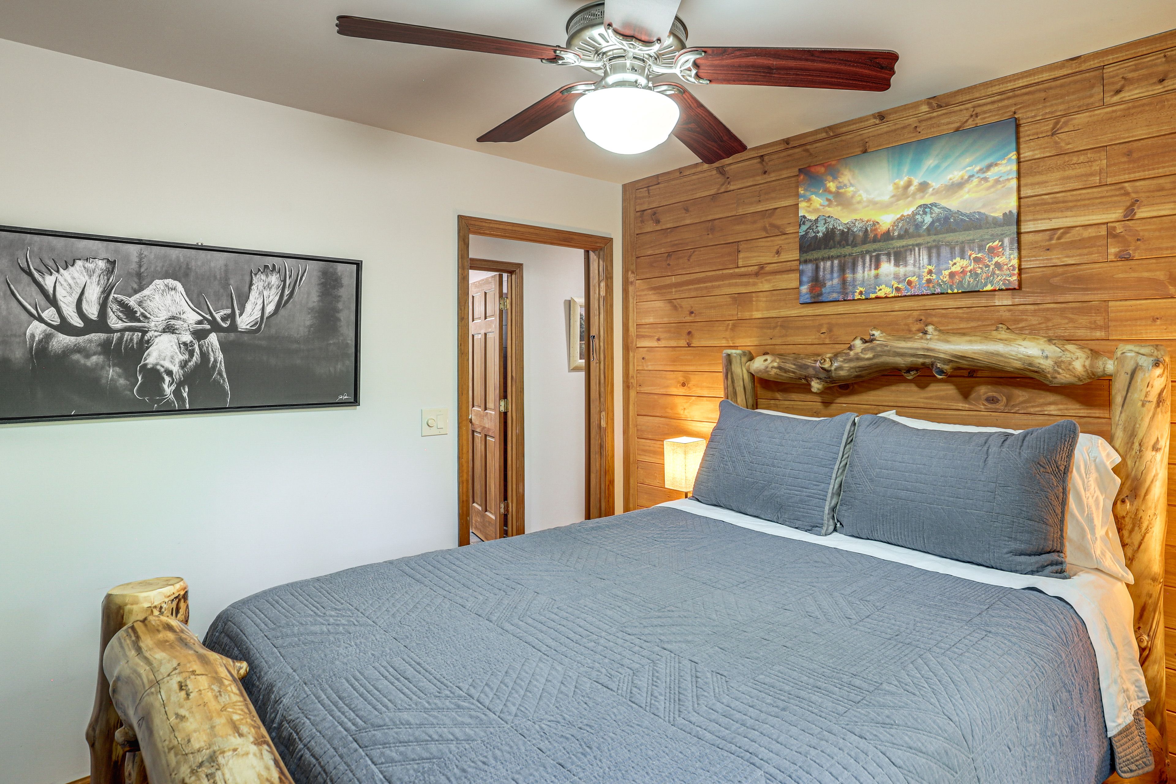 Bedroom 4 | Queen Bed
