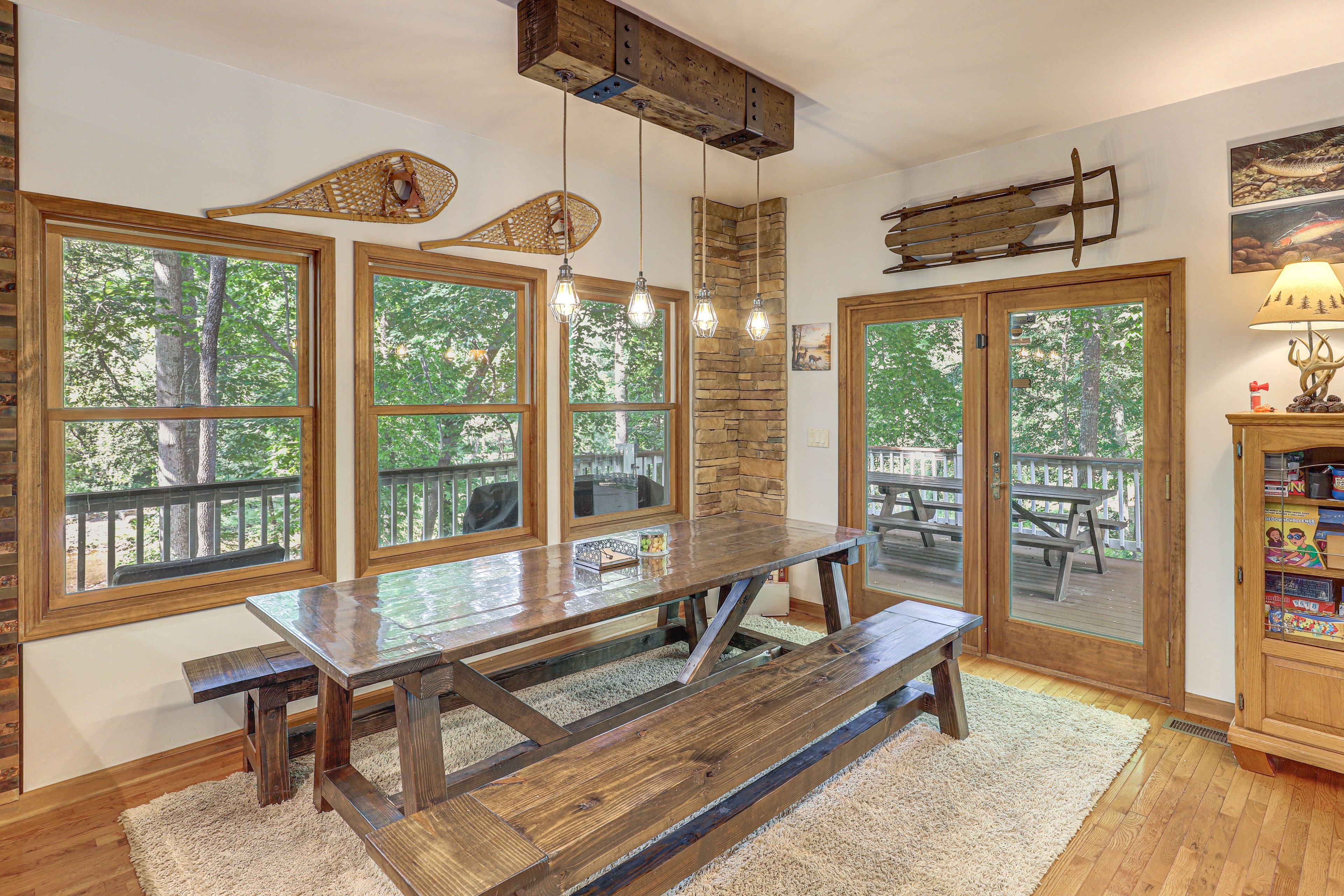Dining Area | Dishes & Flatware Provided