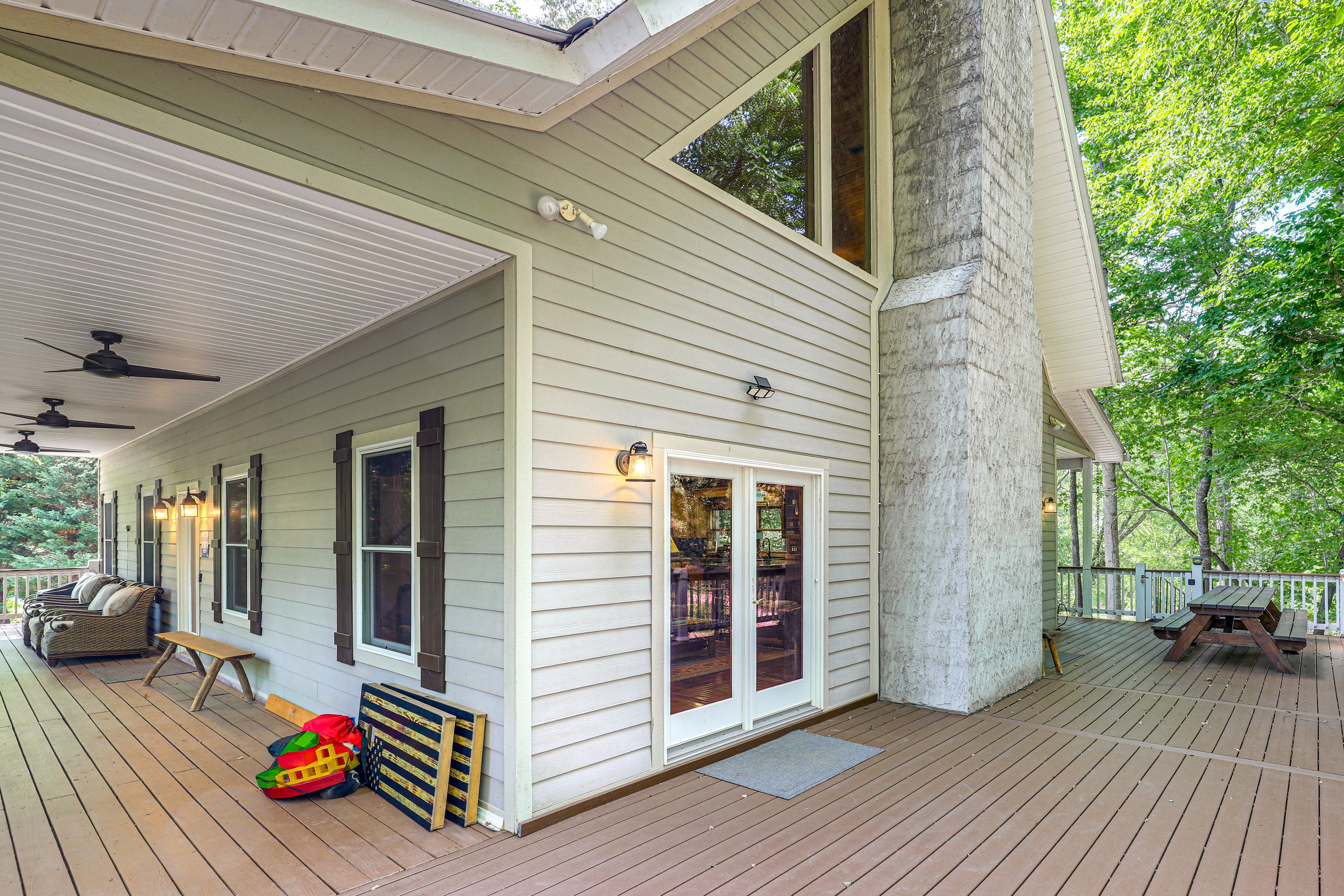 Wraparound Deck | Outdoor Dining & Seating