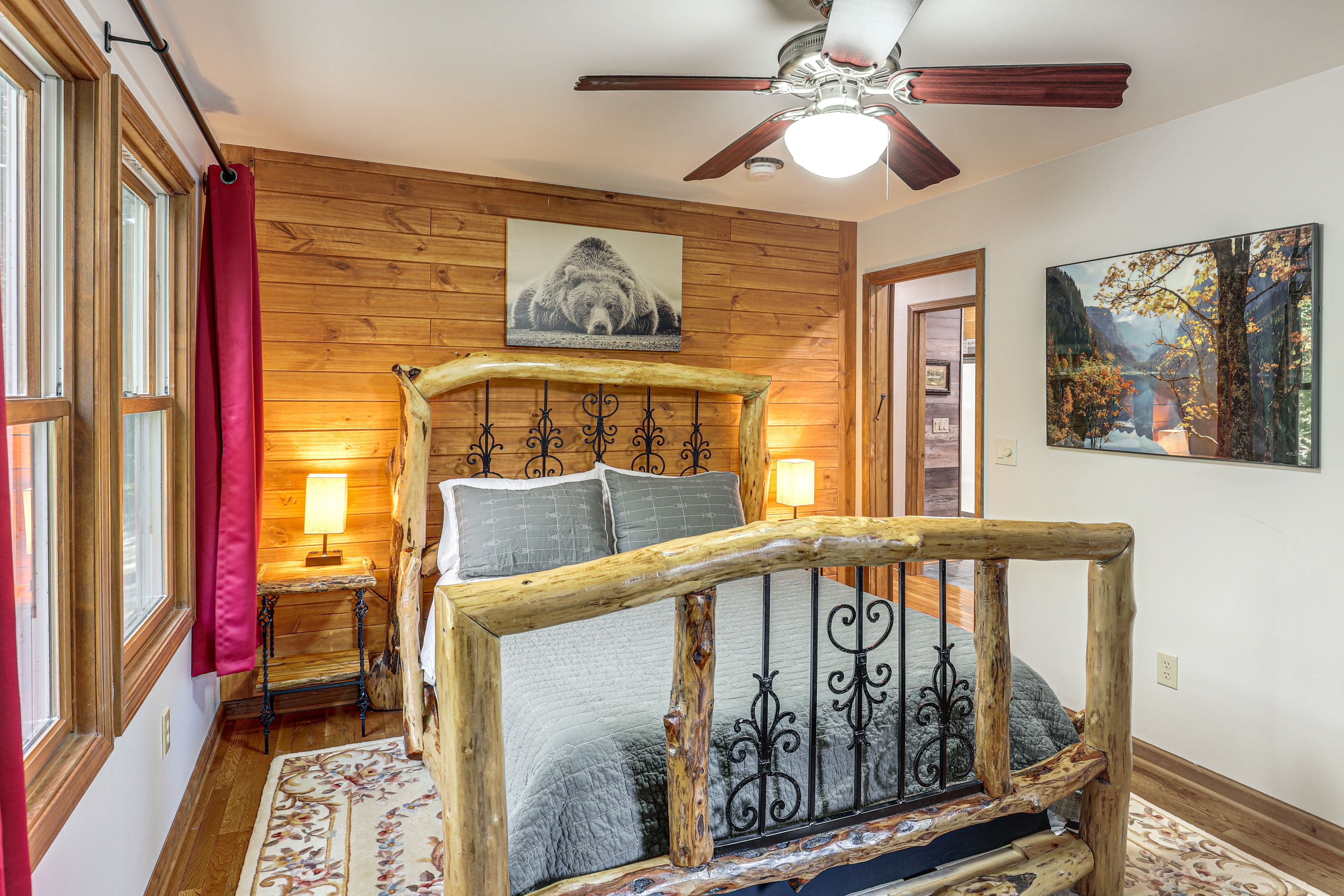 Bedroom 3 | Queen Bed