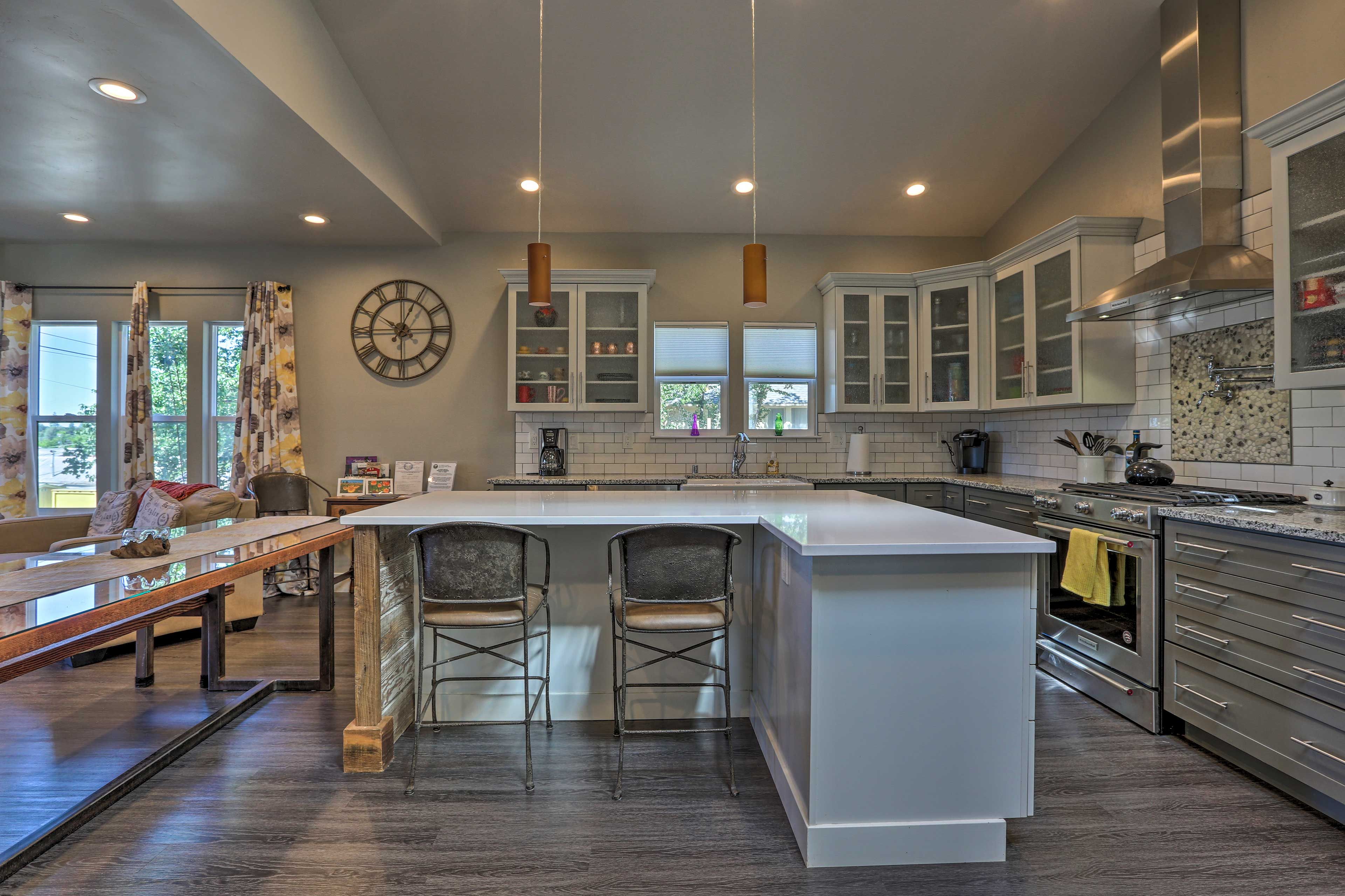 Fully Equipped Kitchen | 1st Floor | Spices | Crock-Pot