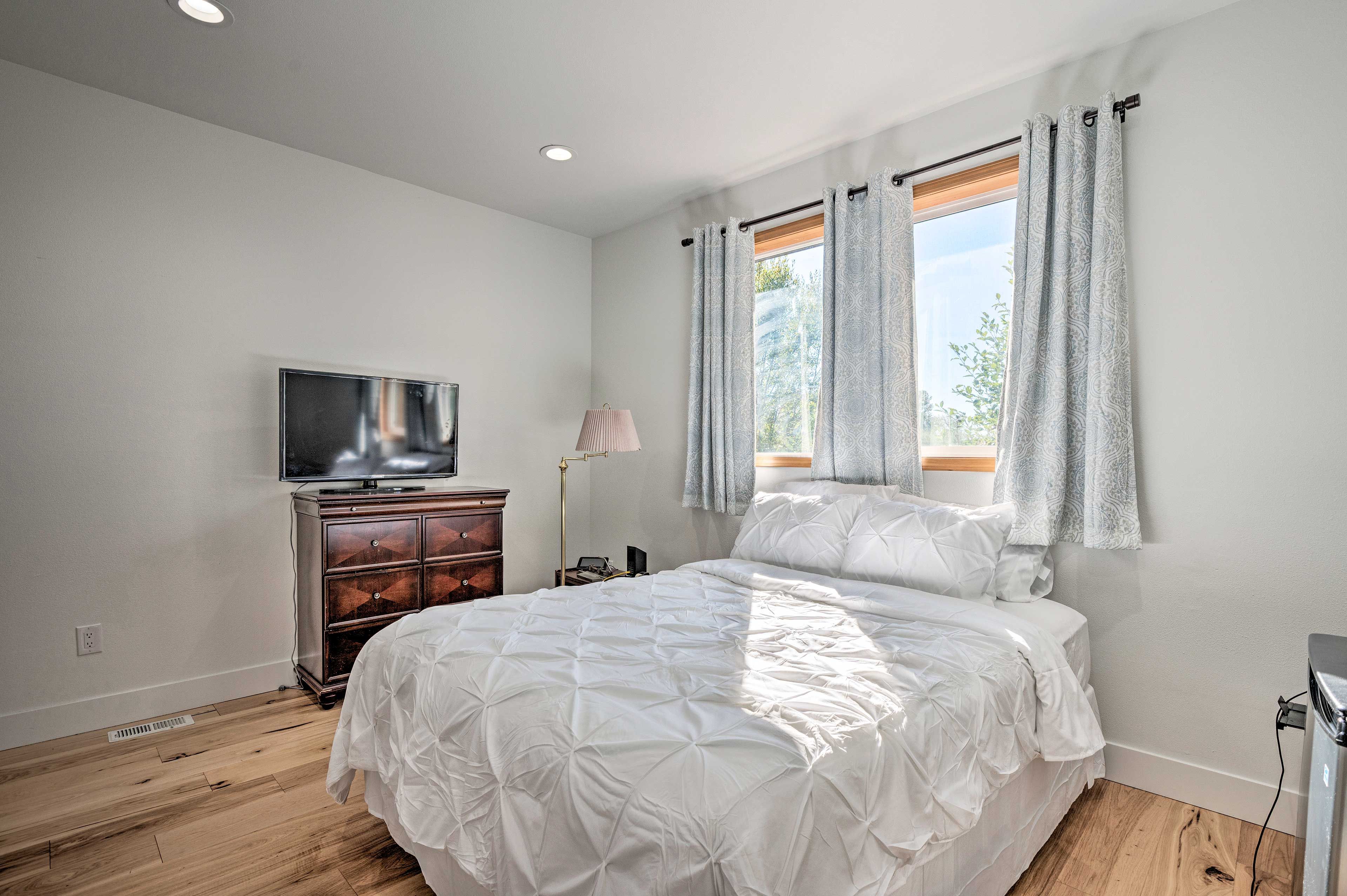 Bedroom 3 | Laptop-Friendly Workspace