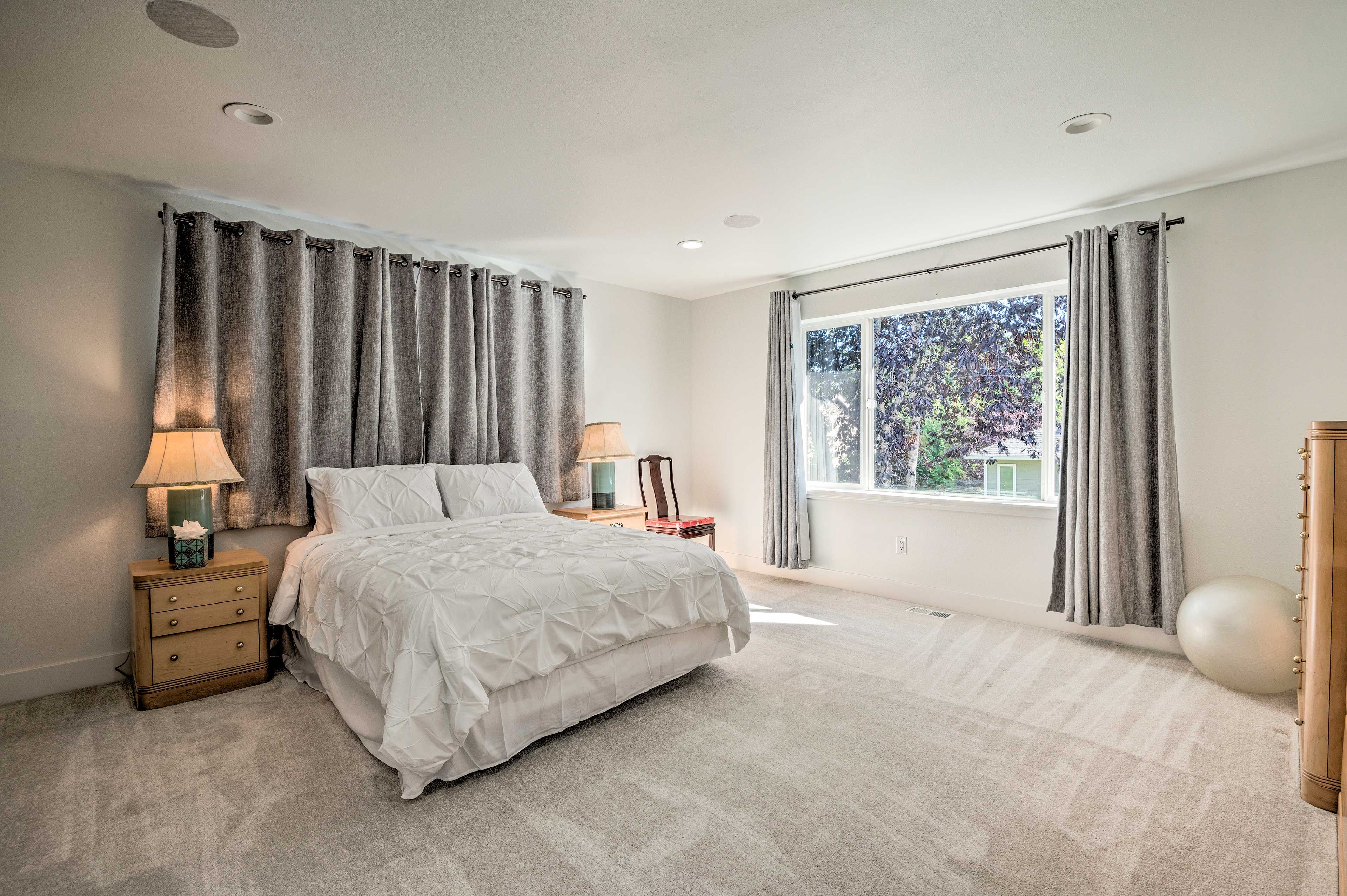 Bedroom 1 | Queen Bed | 2nd Floor