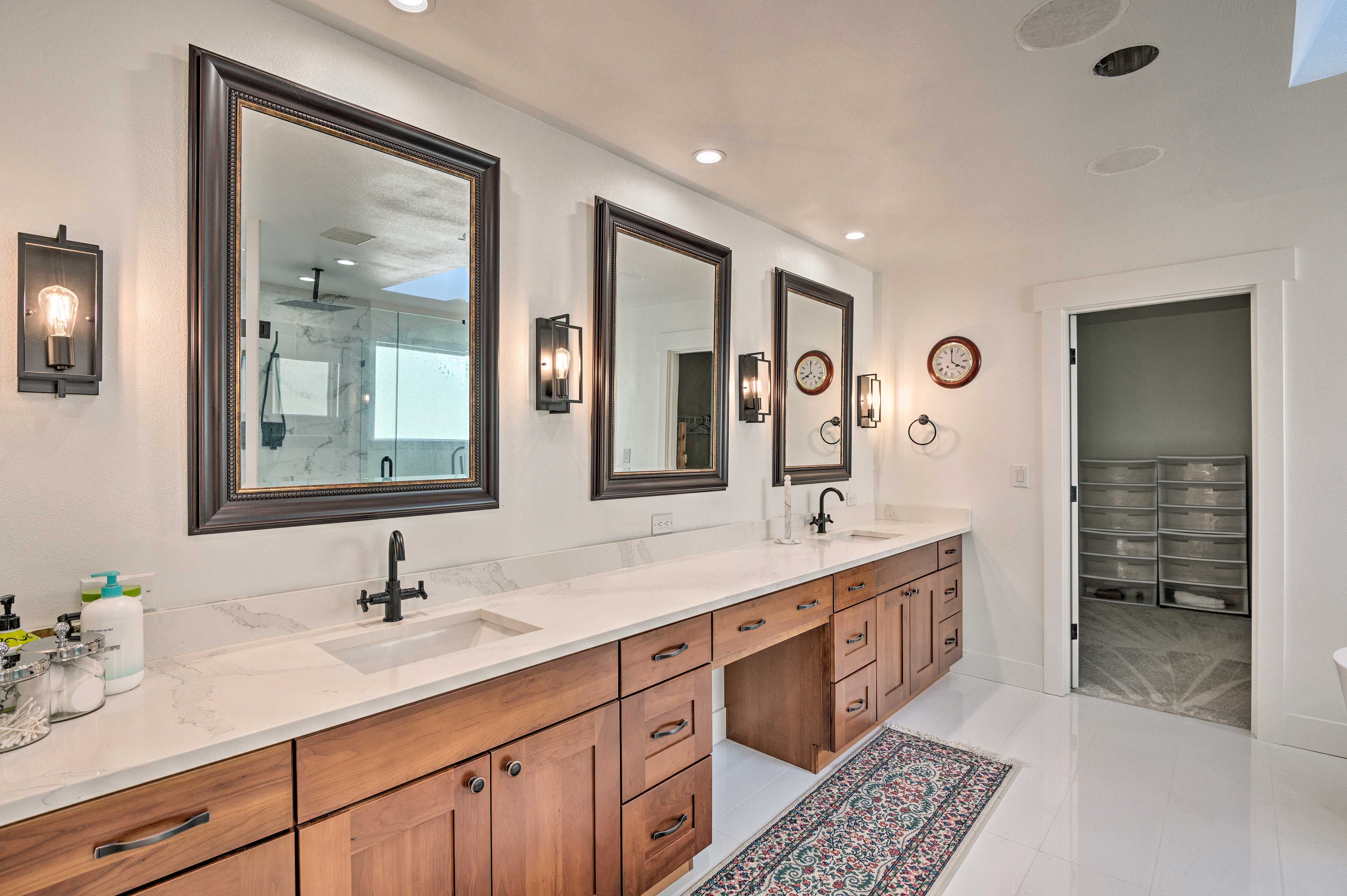 En-Suite Bathroom | Complimentary Toiletries