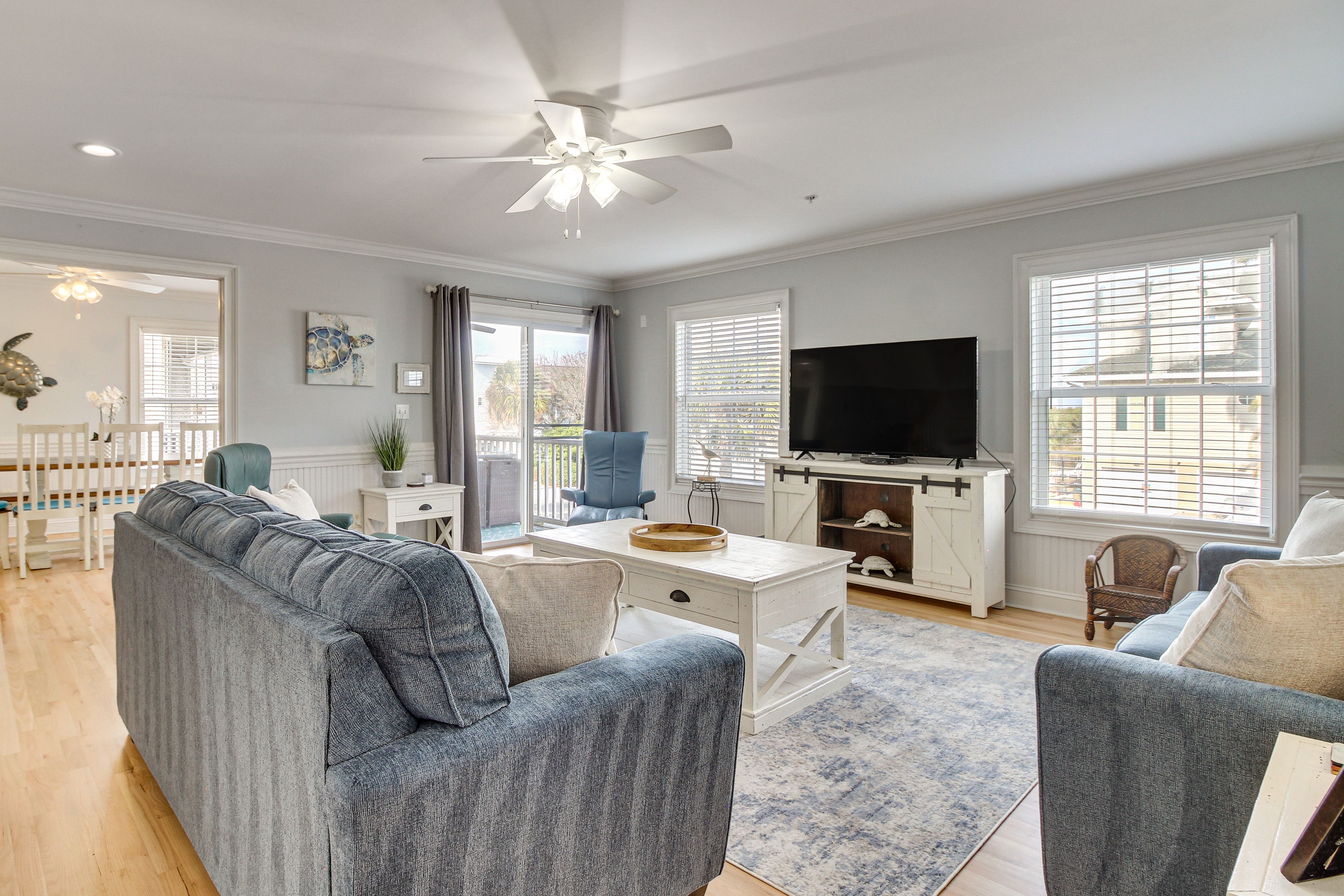 Living Room | Free WiFi