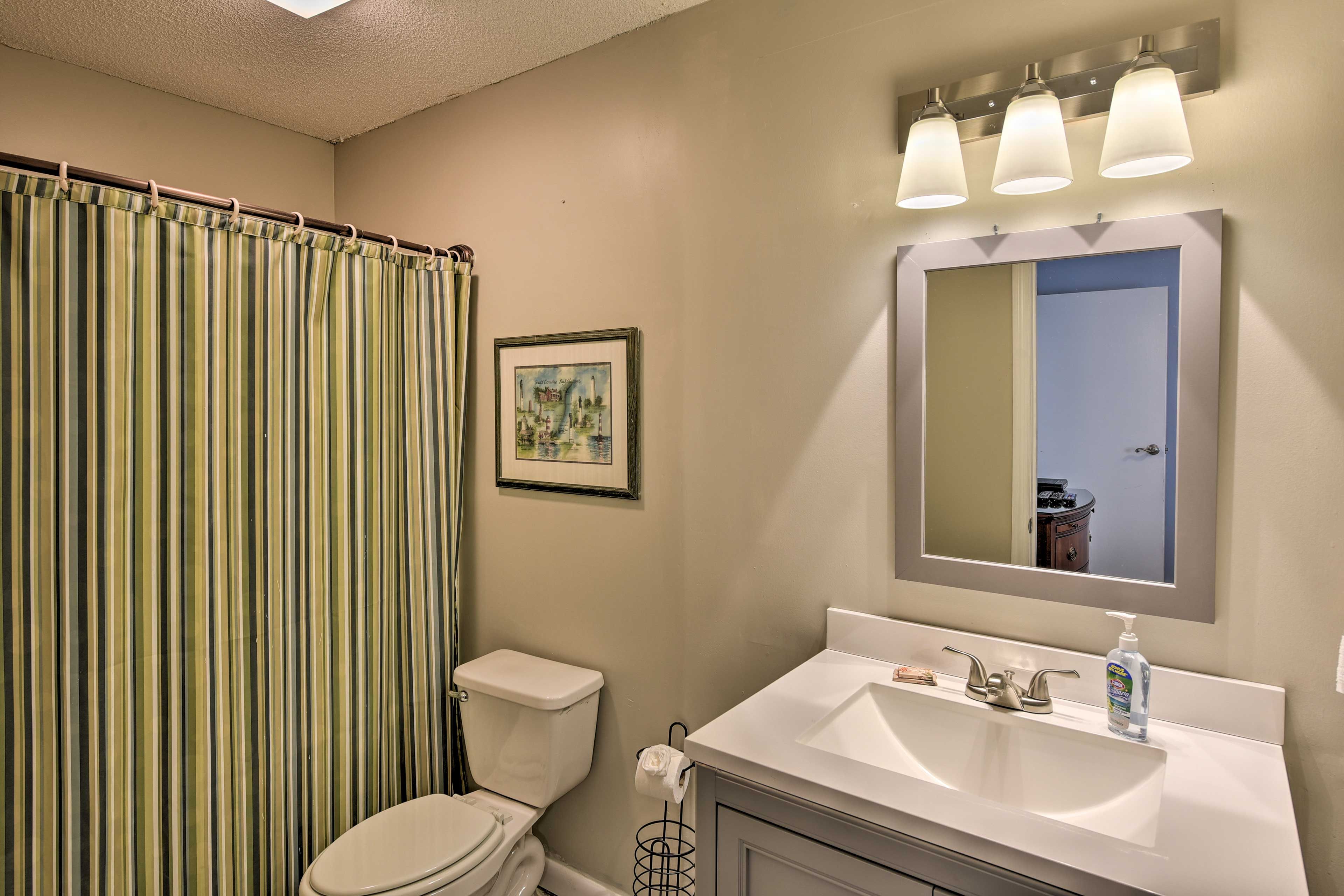 En-Suite Bathroom | Linens & Towels