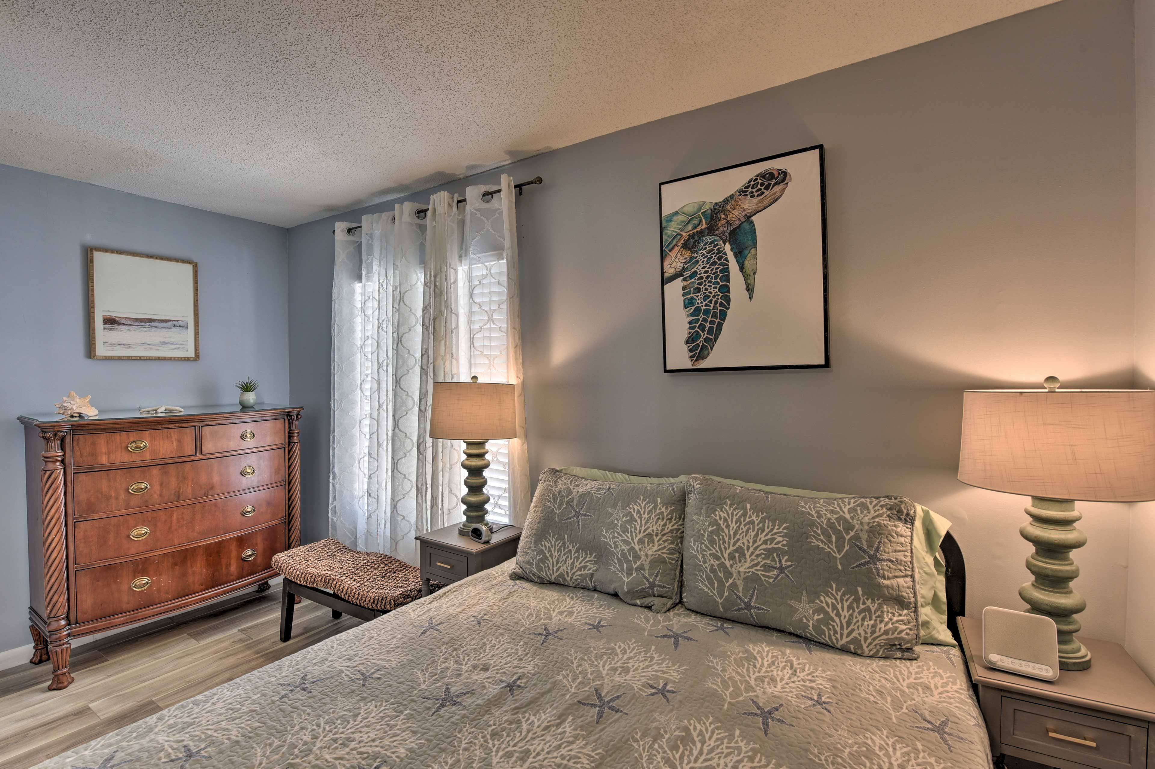 Bedroom | En-Suite Bathroom
