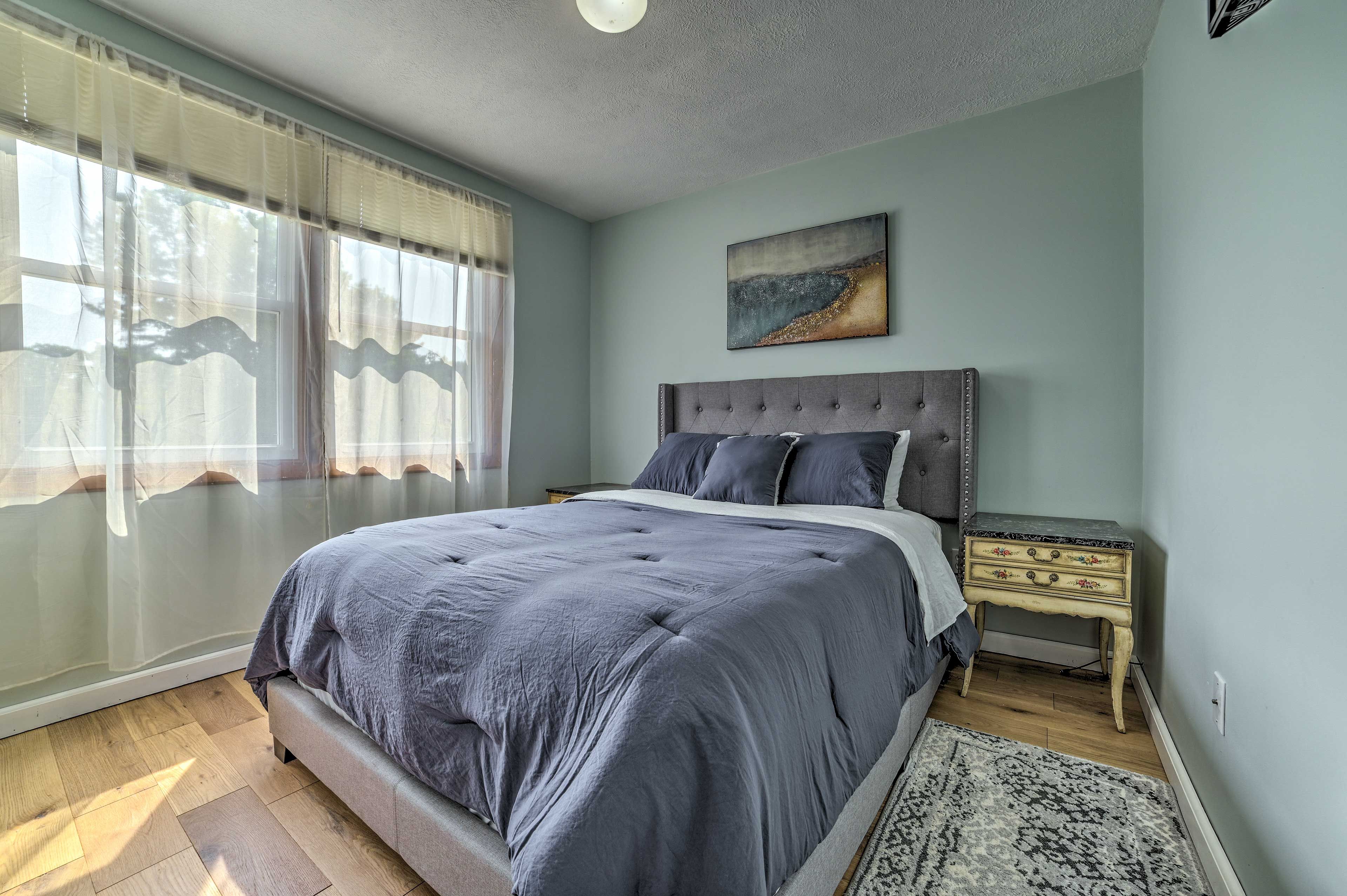 Bedroom 2 | Queen Bed