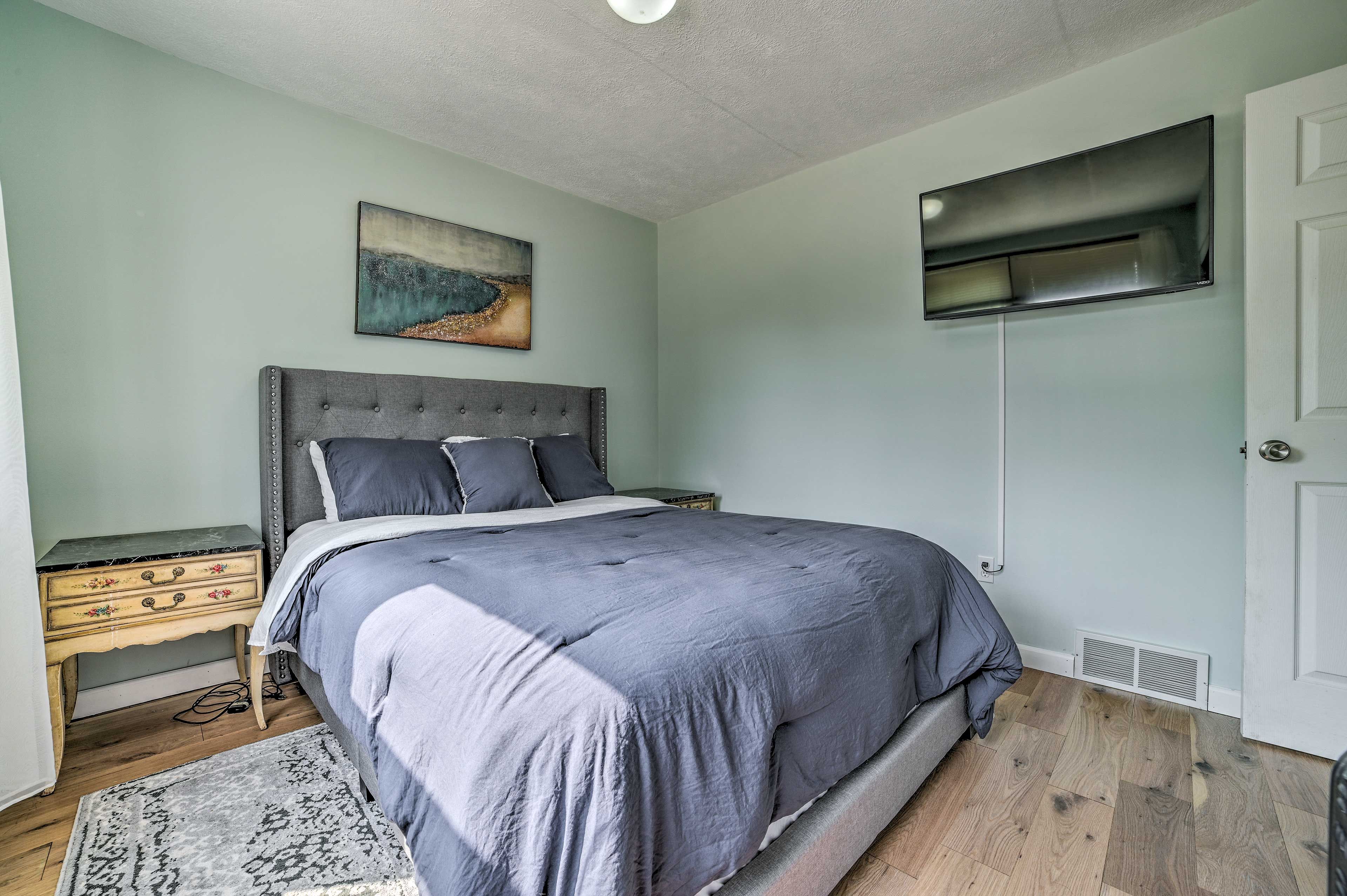 Bedroom 2 | Smart TV