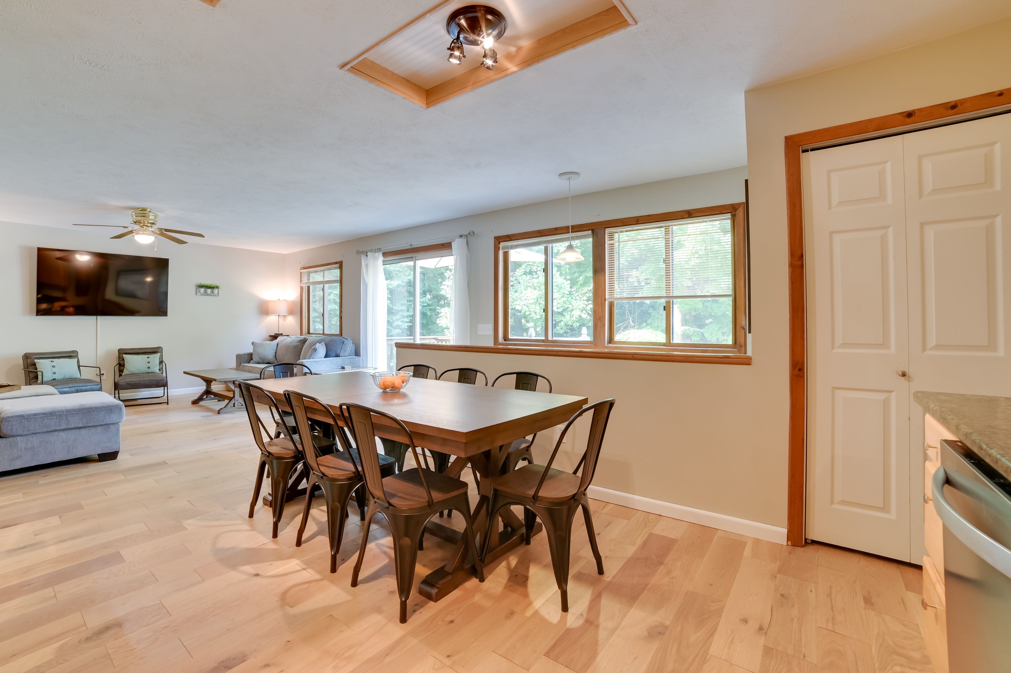 Dining Room | Dishware & Flatware