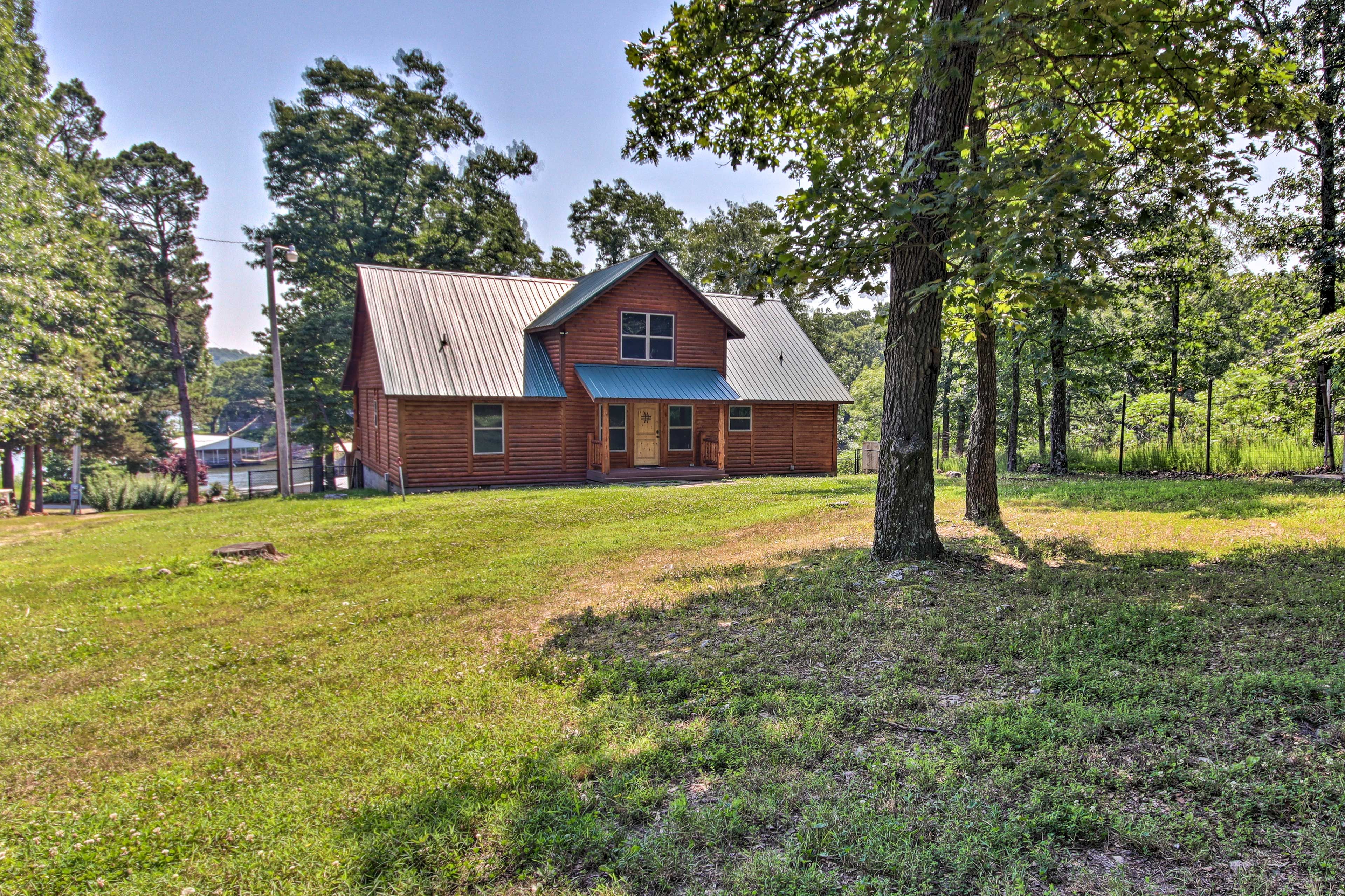 Cabin Exterior | Driveway Parking (4 Vehicles)