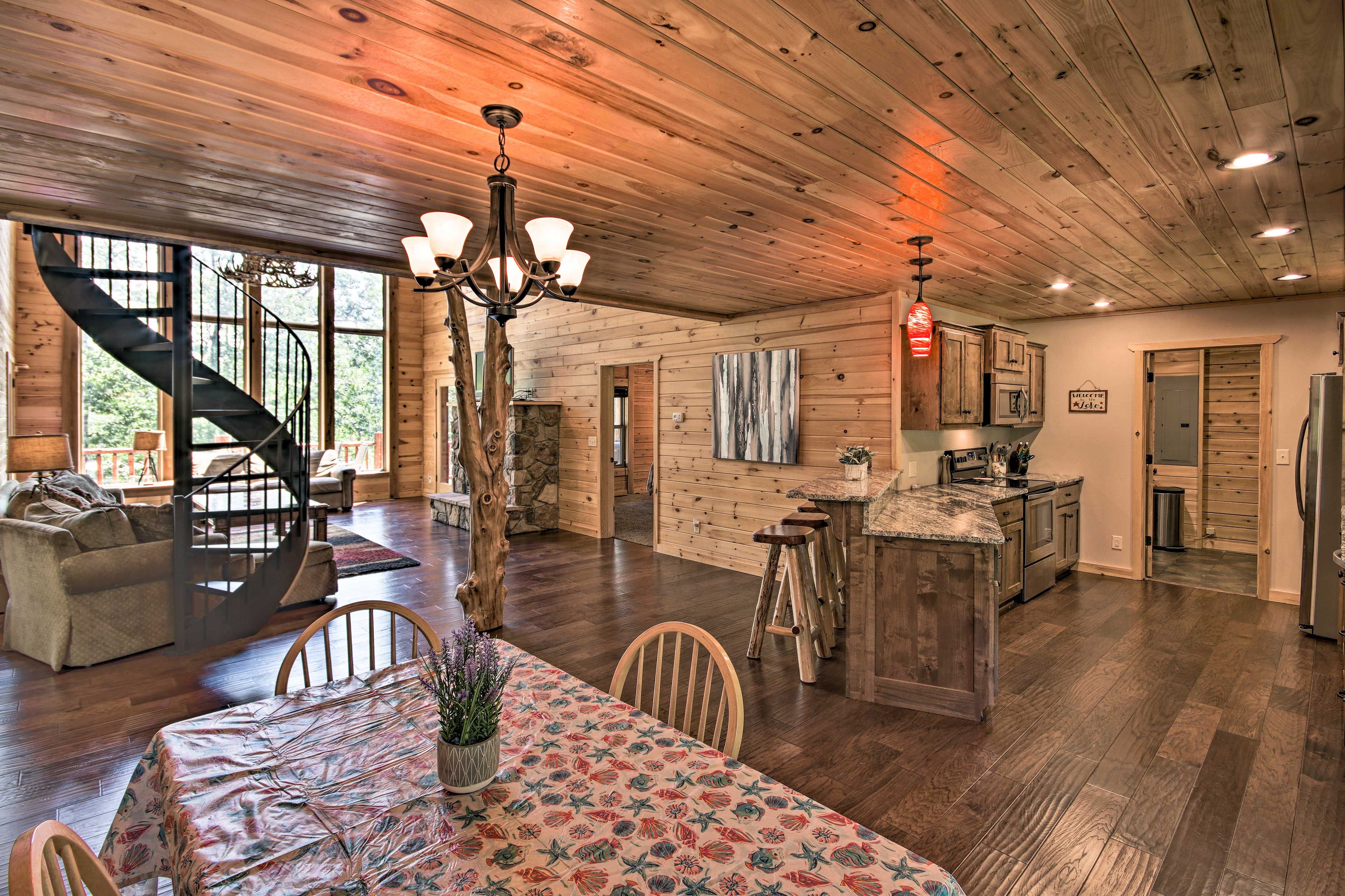 Dining Area | Dishware/Flatware | High Chair Available