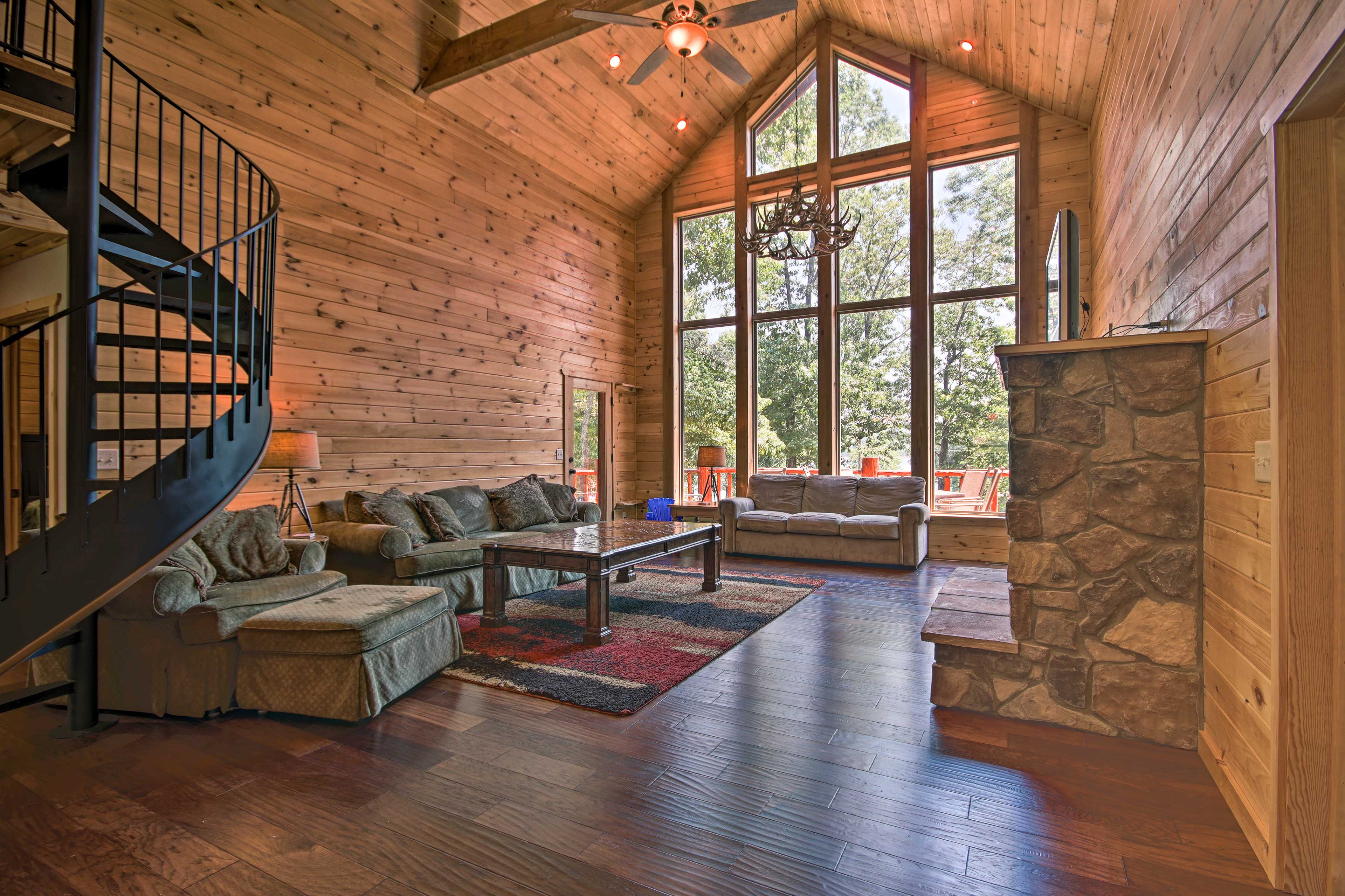 Living Room | Vaulted Ceilings