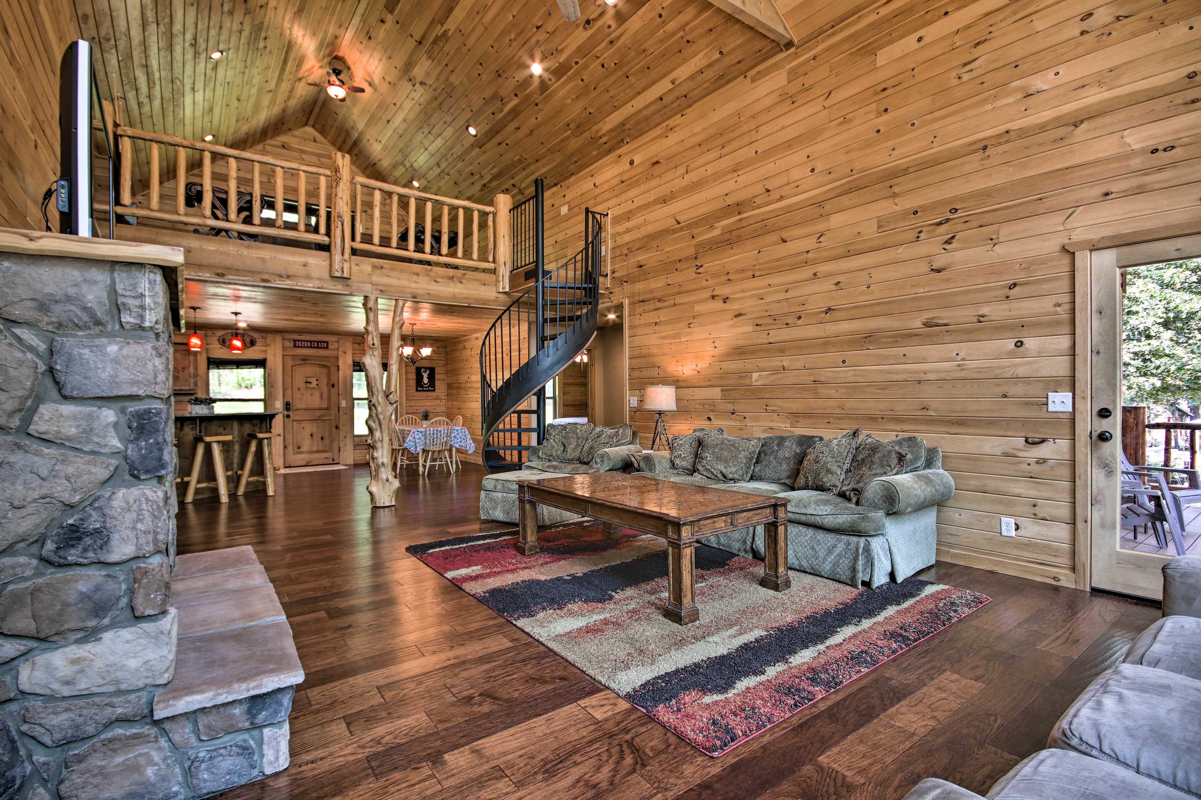 Living Room | Deck Access