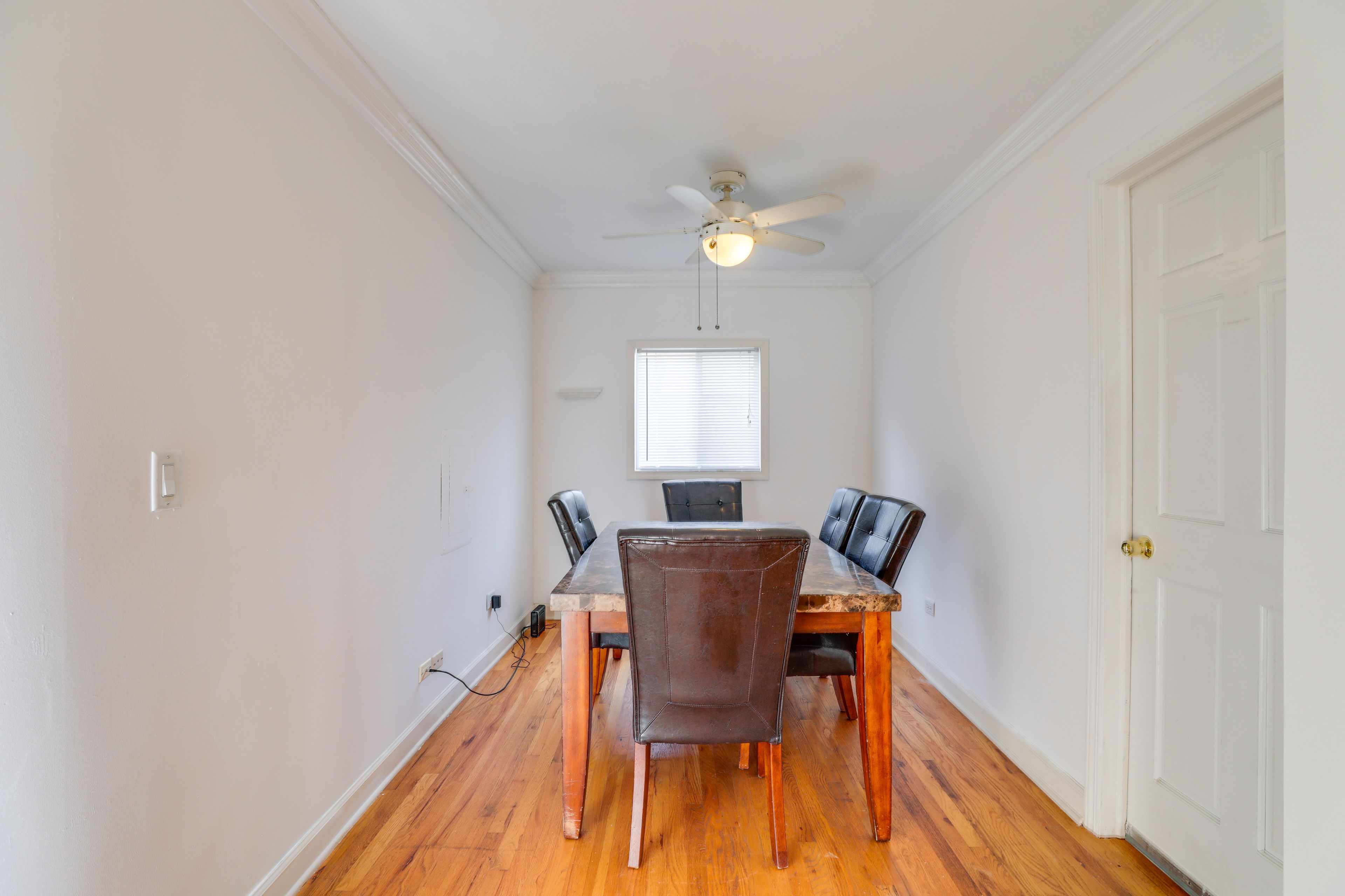 Dining Room | Dishware/Flatware Provided