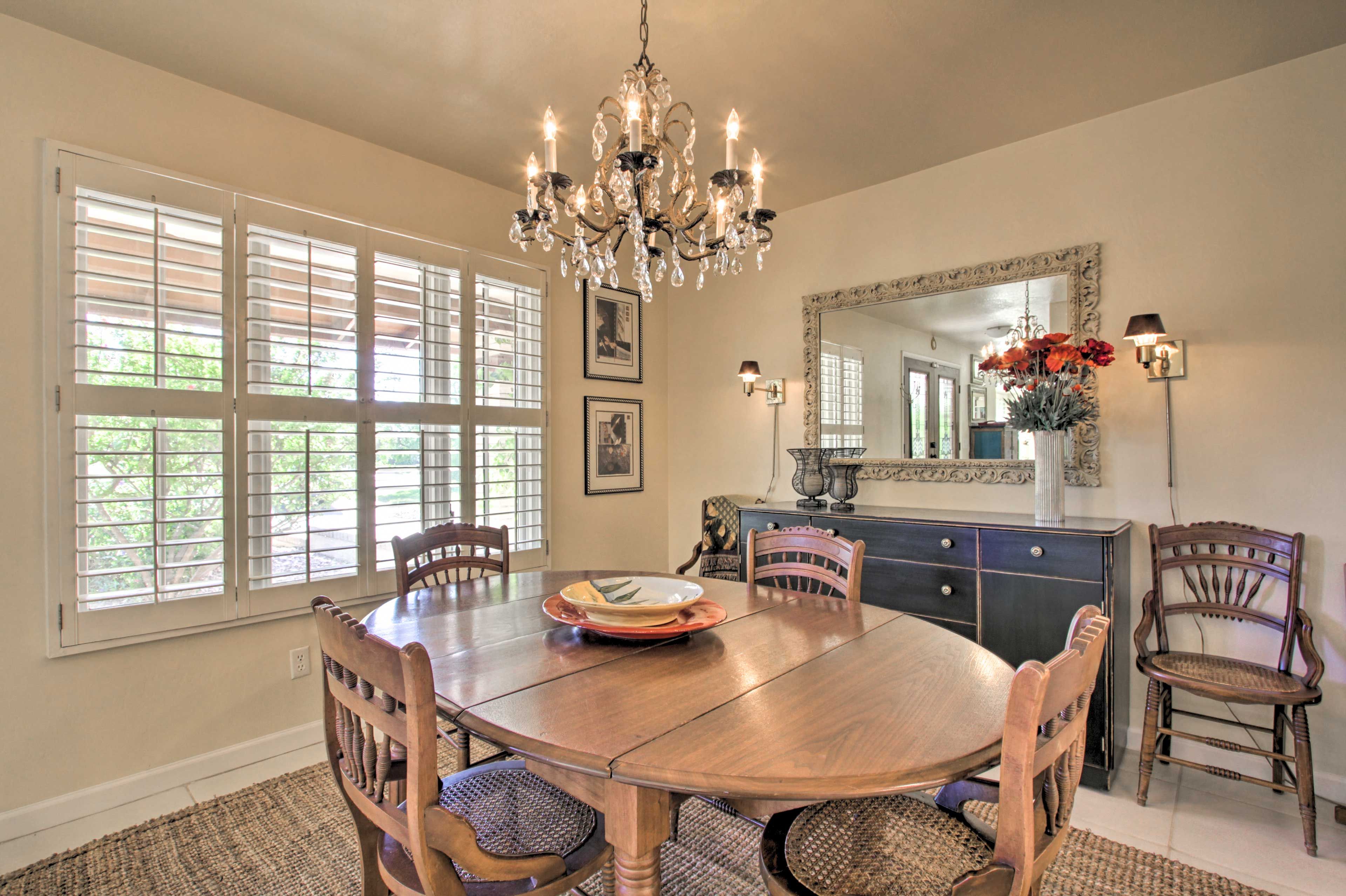 Dining Room | 6-Person Dining Table