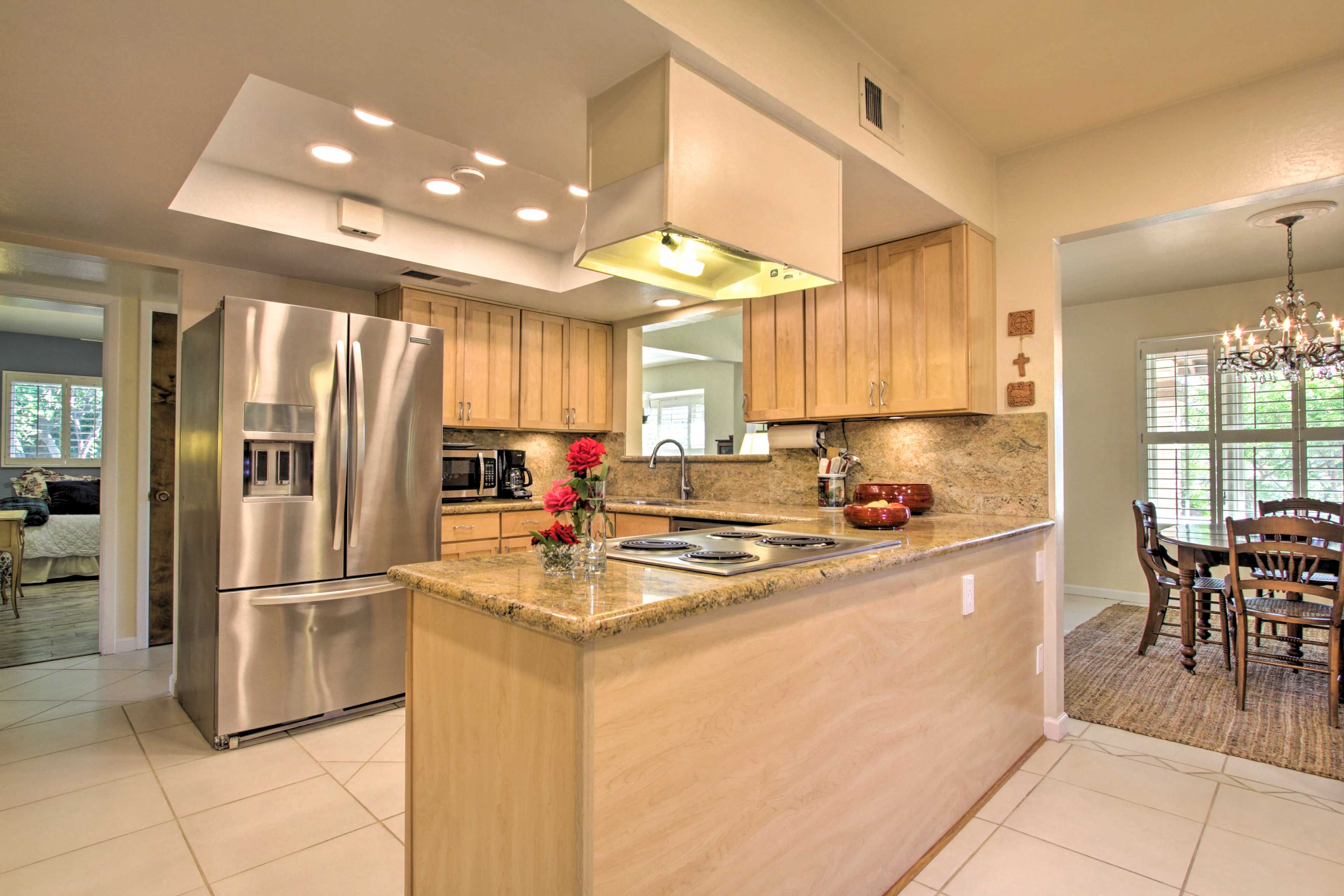 Kitchen | Fully Equipped w/ Cooking Basics