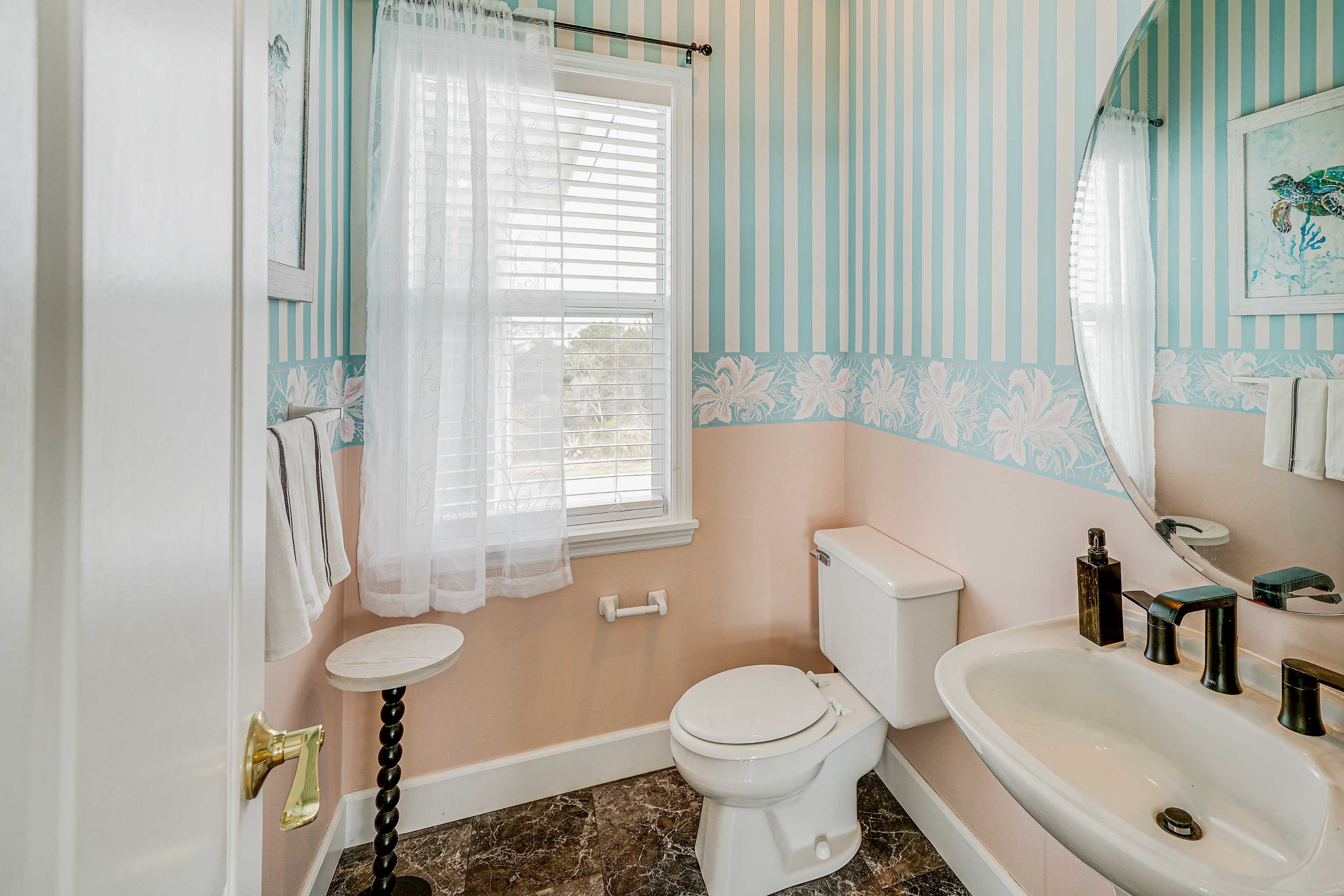 Full Bathroom | Hair Dryer