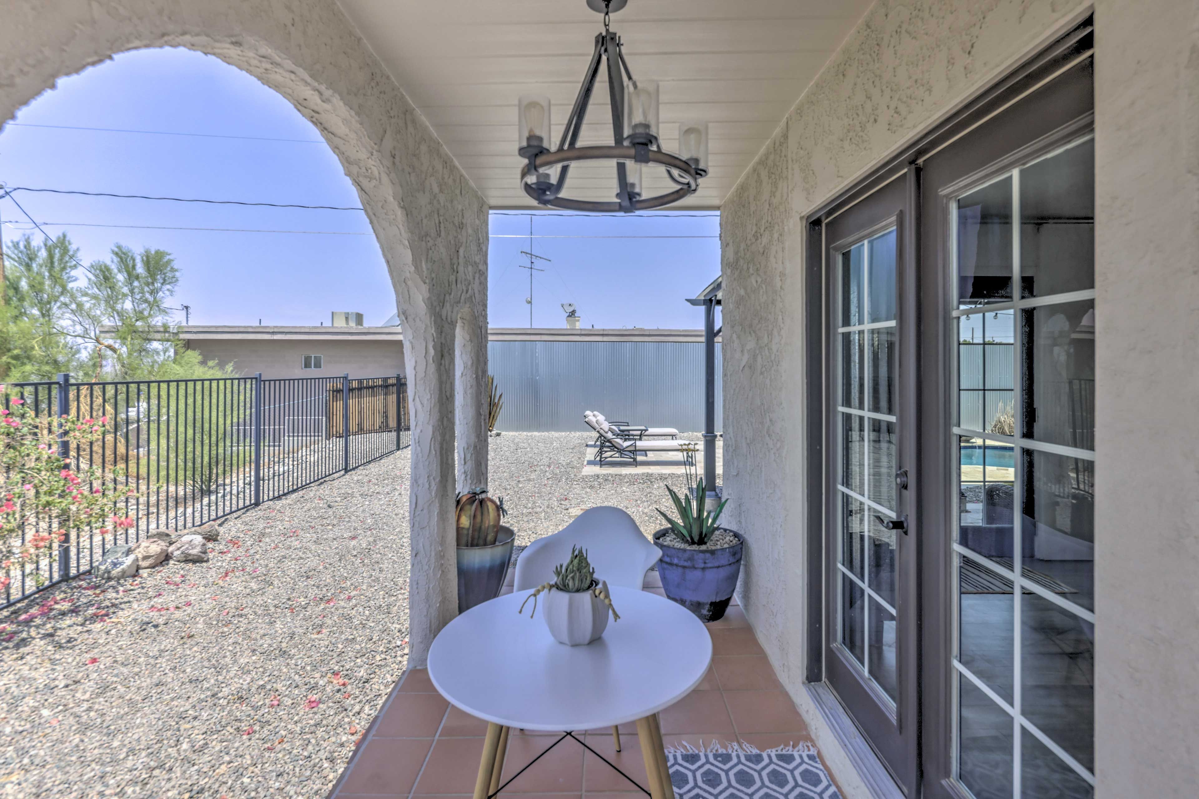 Furnished/Covered Patio