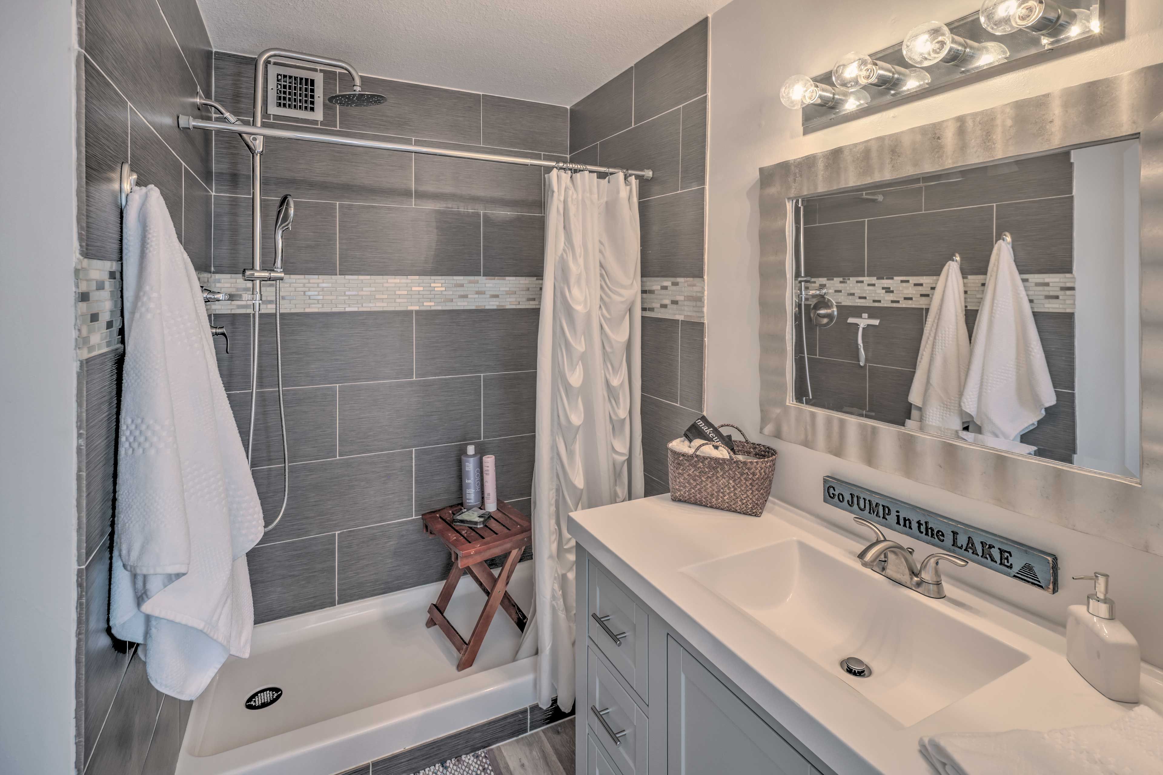 En-Suite Bathroom | Complimentary Toiletries