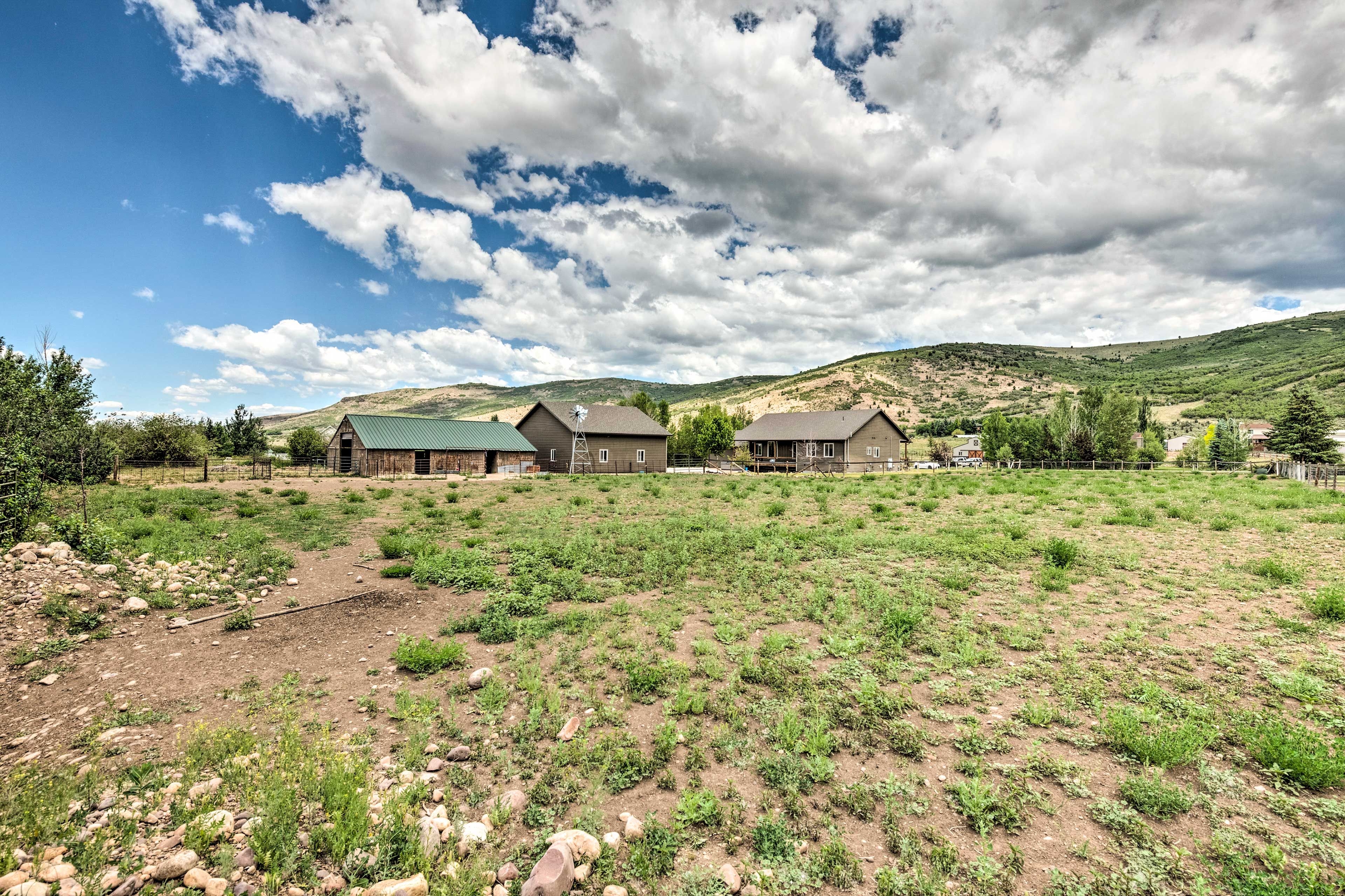Parking | RV, Trailer, & Boat Parking Allowed On-Site