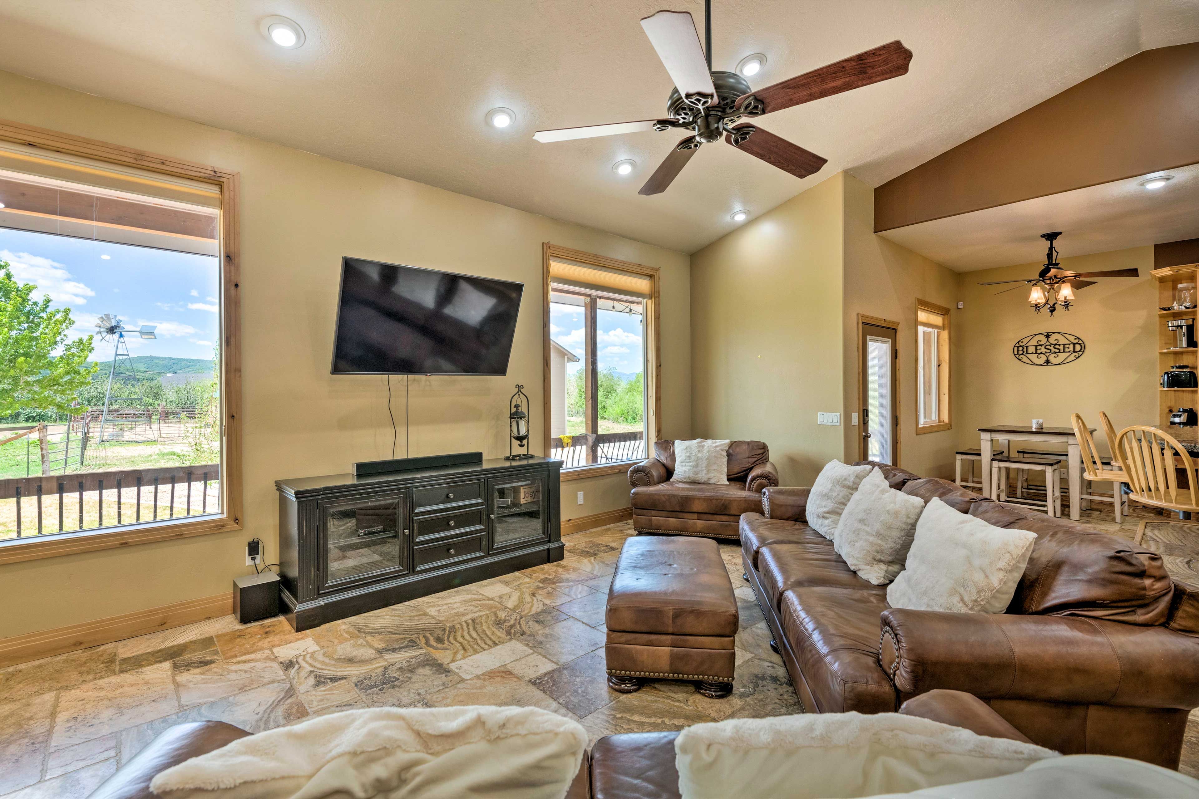 Living Room | Electric Heat | Smart TV w/ Cable | Board Games