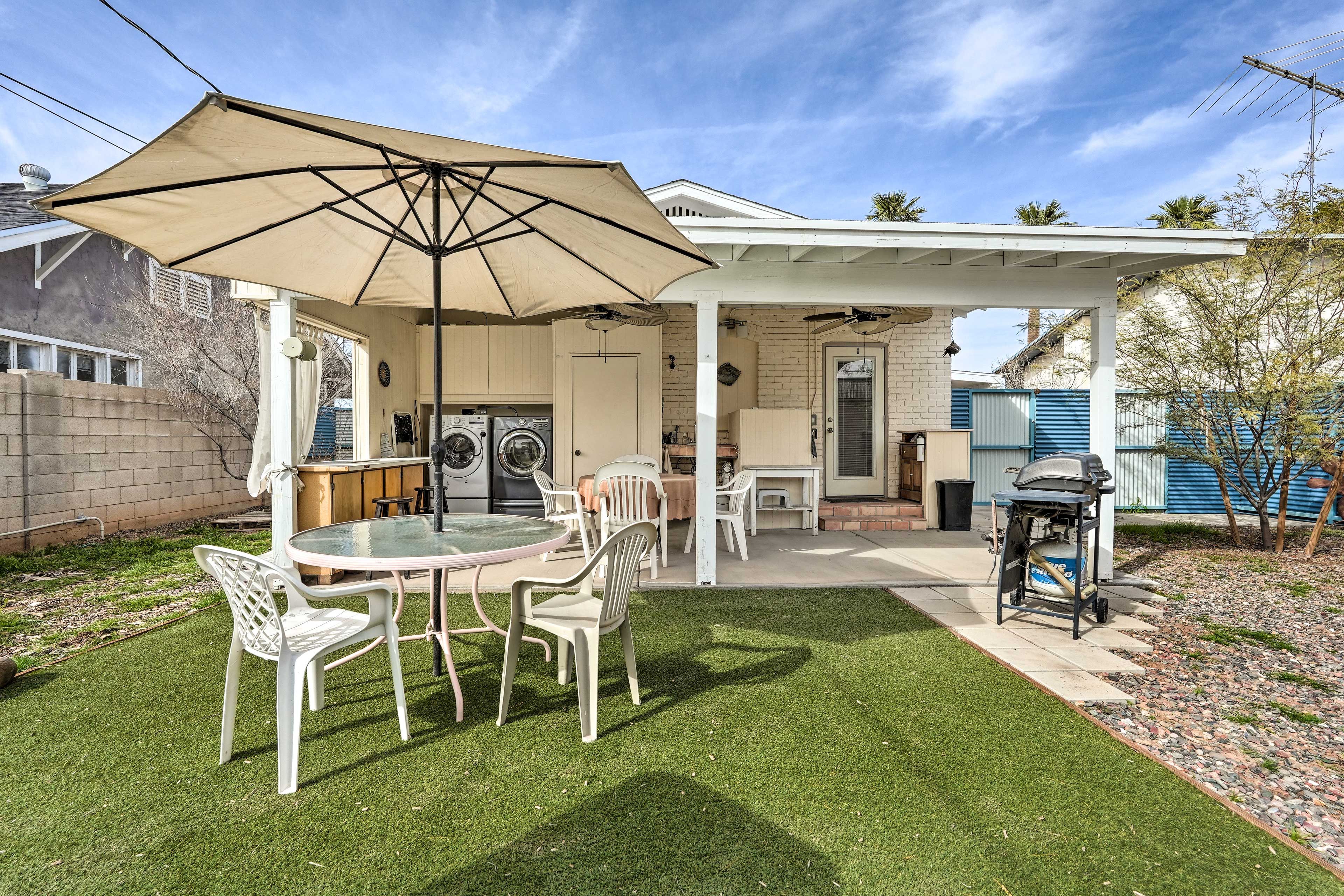 Private Backyard | Gas Grill | Compost Bin