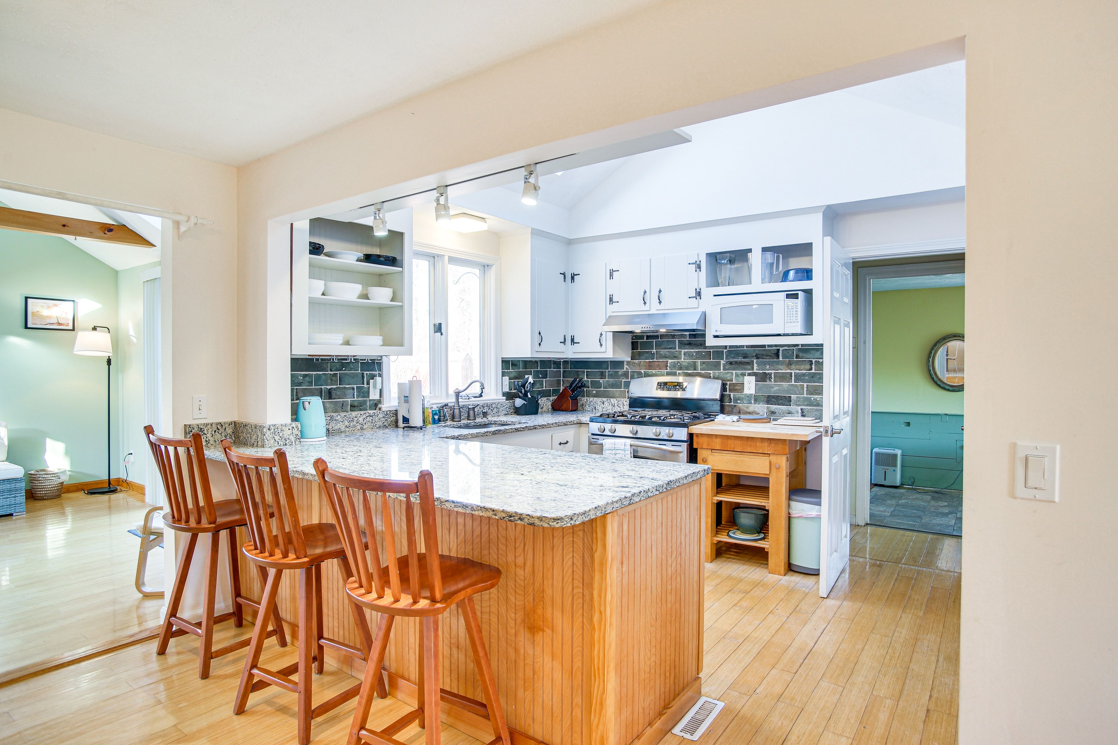 Kitchen | Main Level