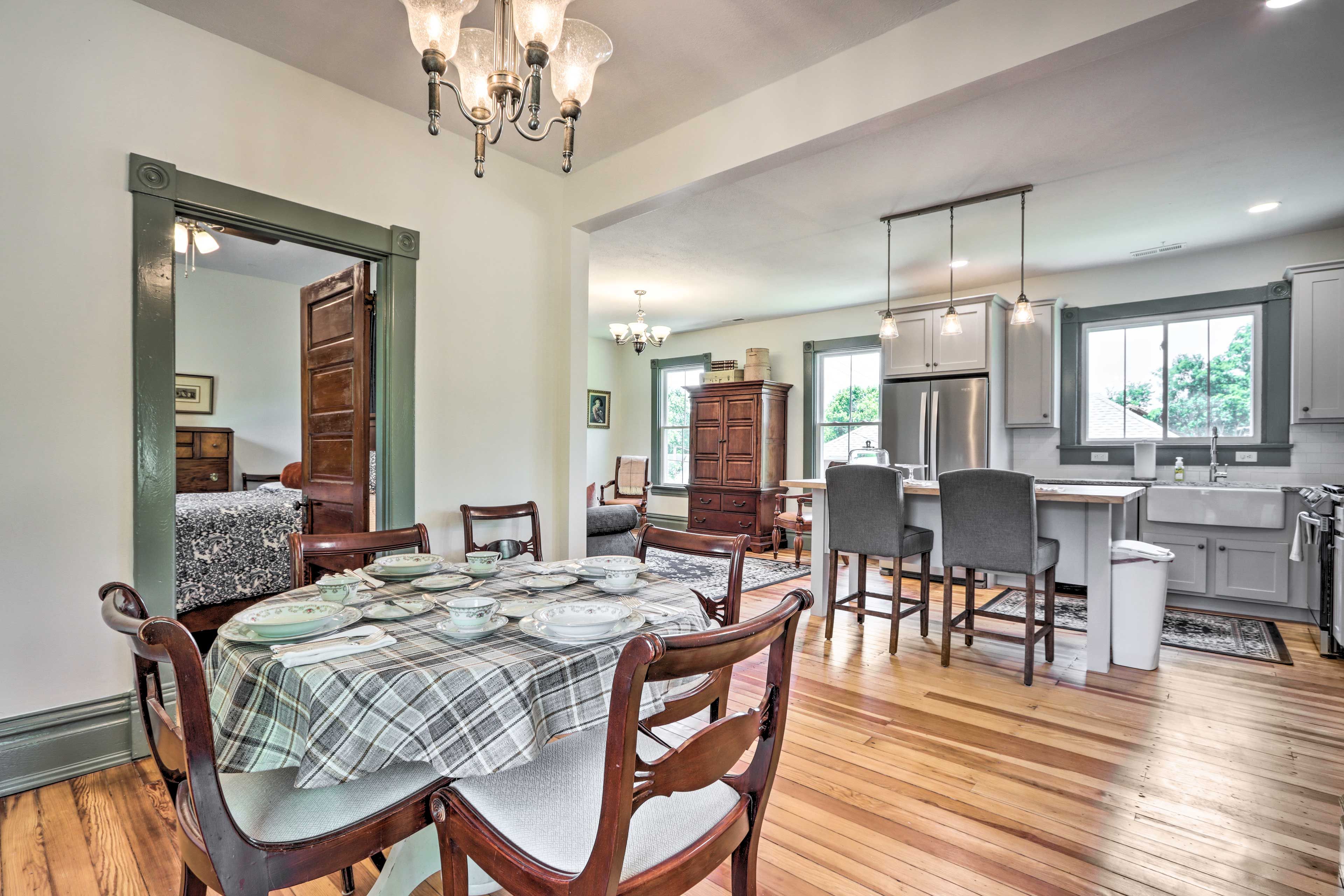 Dining Area | Dishware/Flatware