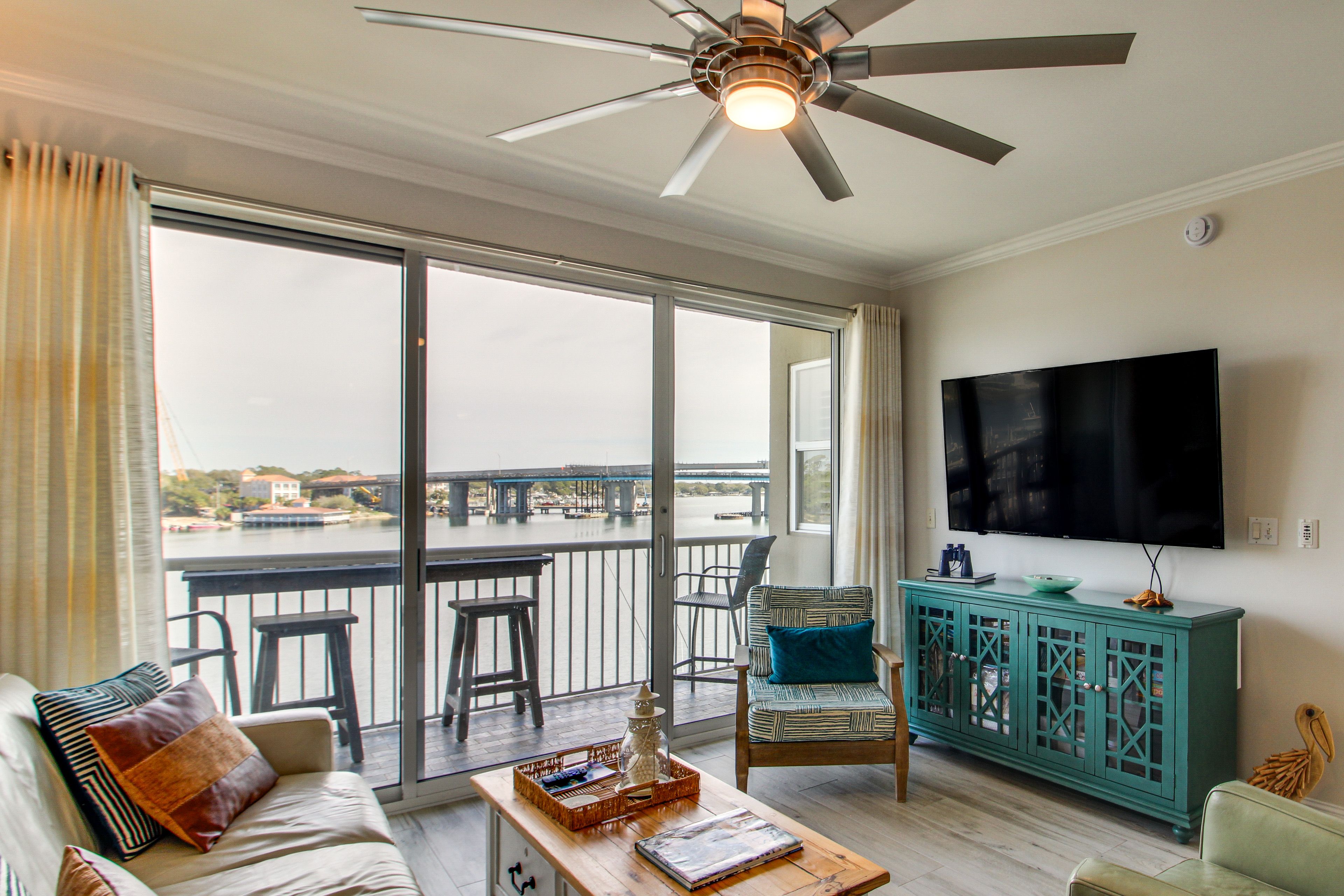 Living Room | Smart TV | Sleeper Sofa