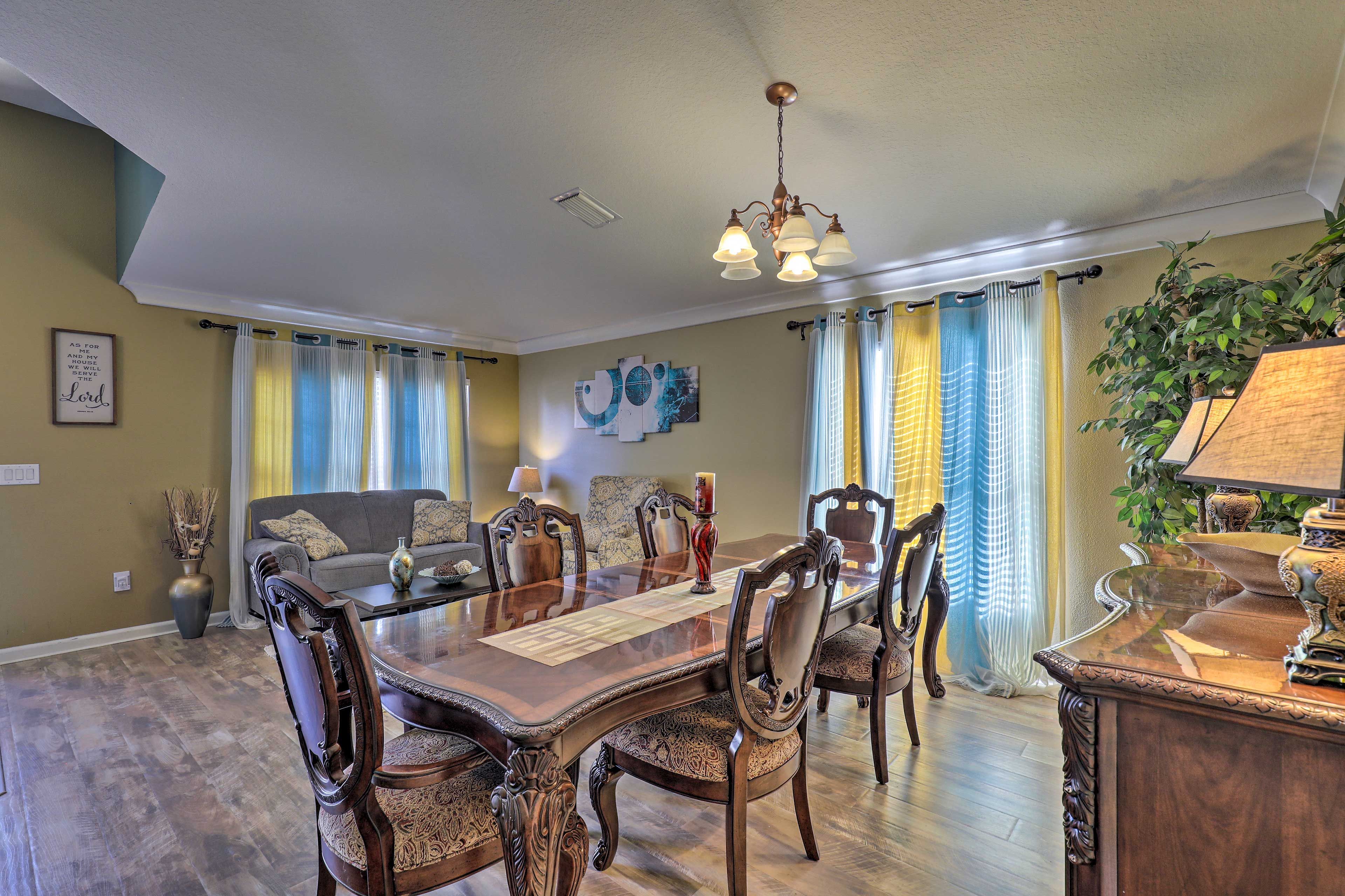 Dining Room | 6-Person Dining Table