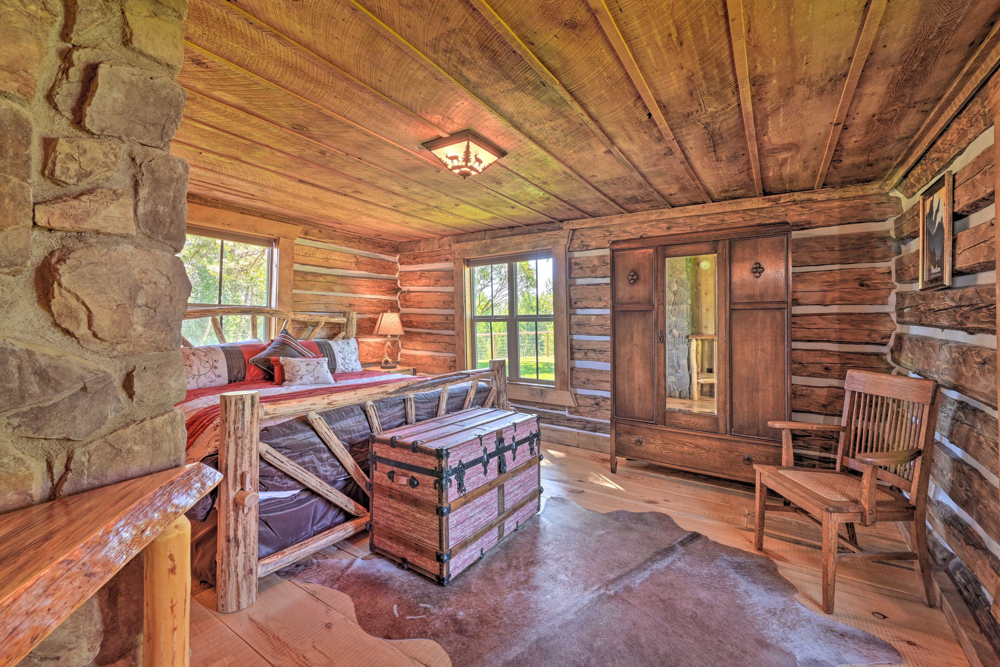 Bedroom | King Bed